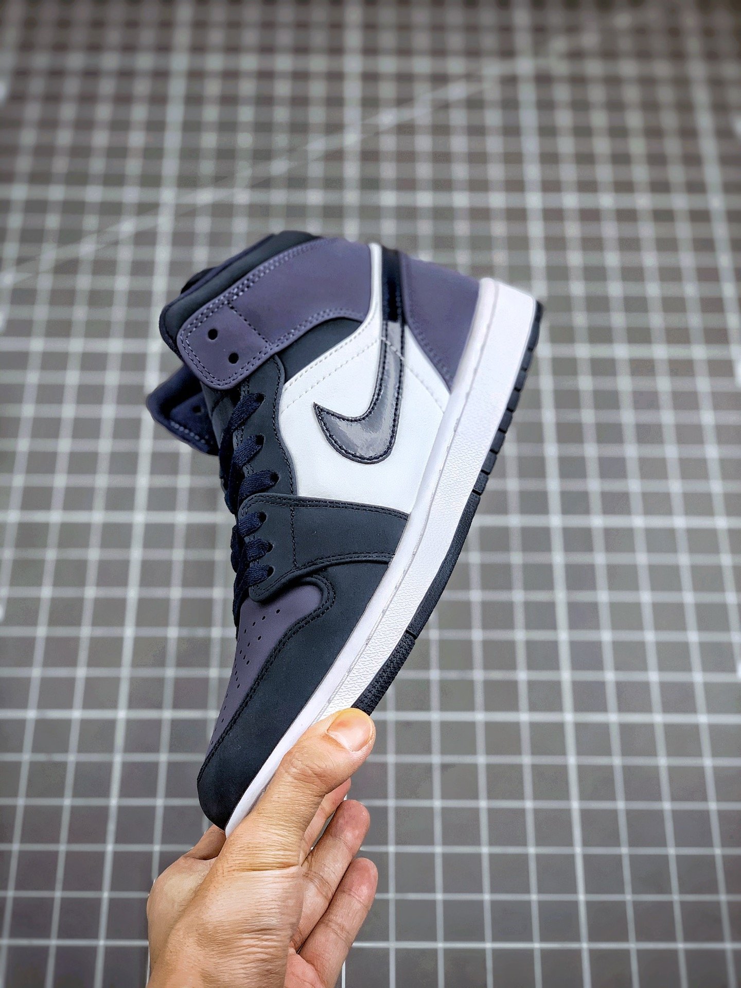 Top Quality Air Jordan 1 Mid Obsidian/Sanded Purple-White 9