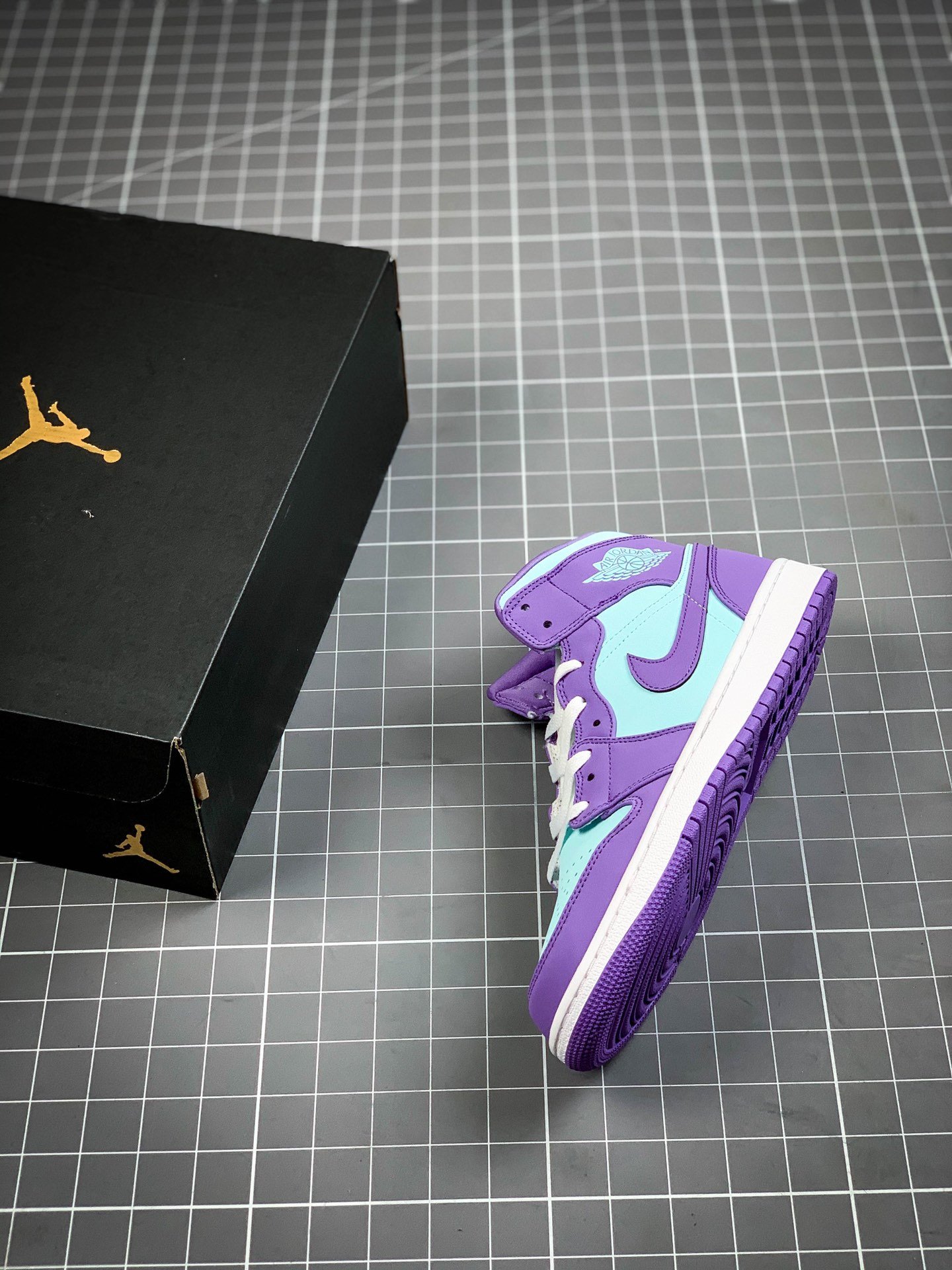 Air Jordan 1 Mid Purple/Aqua Blue/White 3