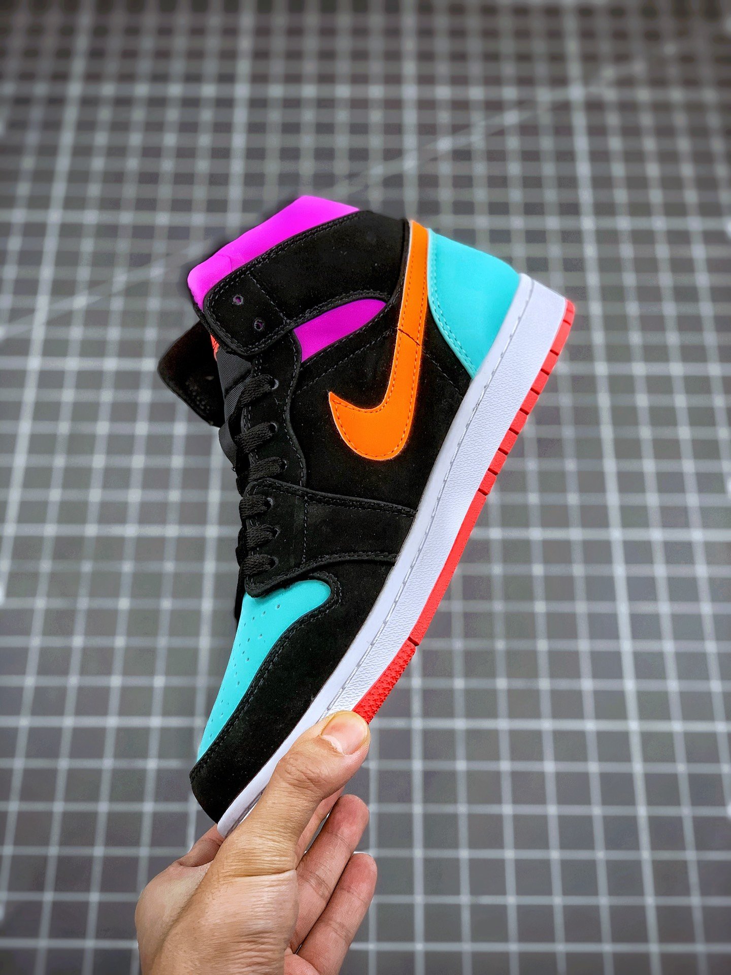 Air Jordan 1 Mid Gs Candy Black/Total Orange/Multi-Color 3