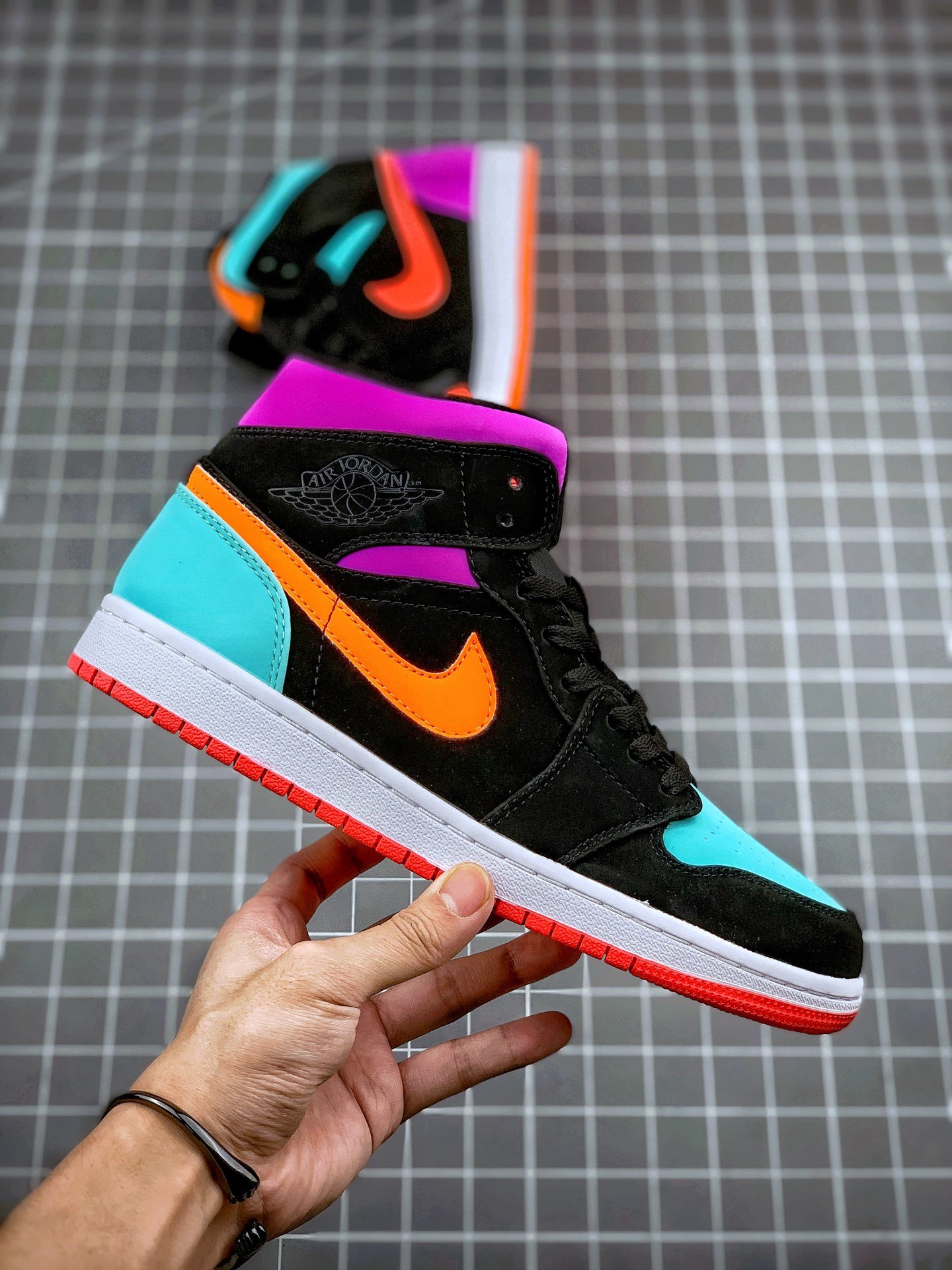 Air Jordan 1 Mid Gs Candy Black/Total Orange/Multi-Color 15