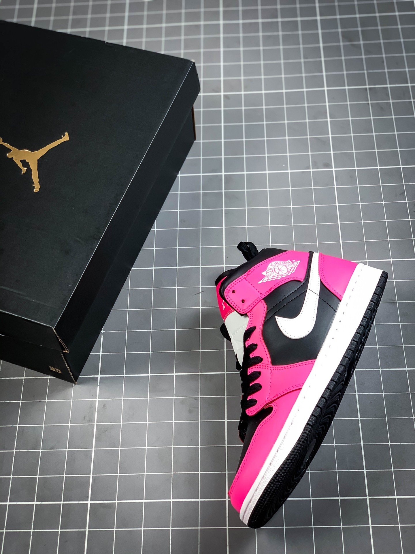 Air Jordan 1 Mid Gs Pinksicle Black/White-Pink 11