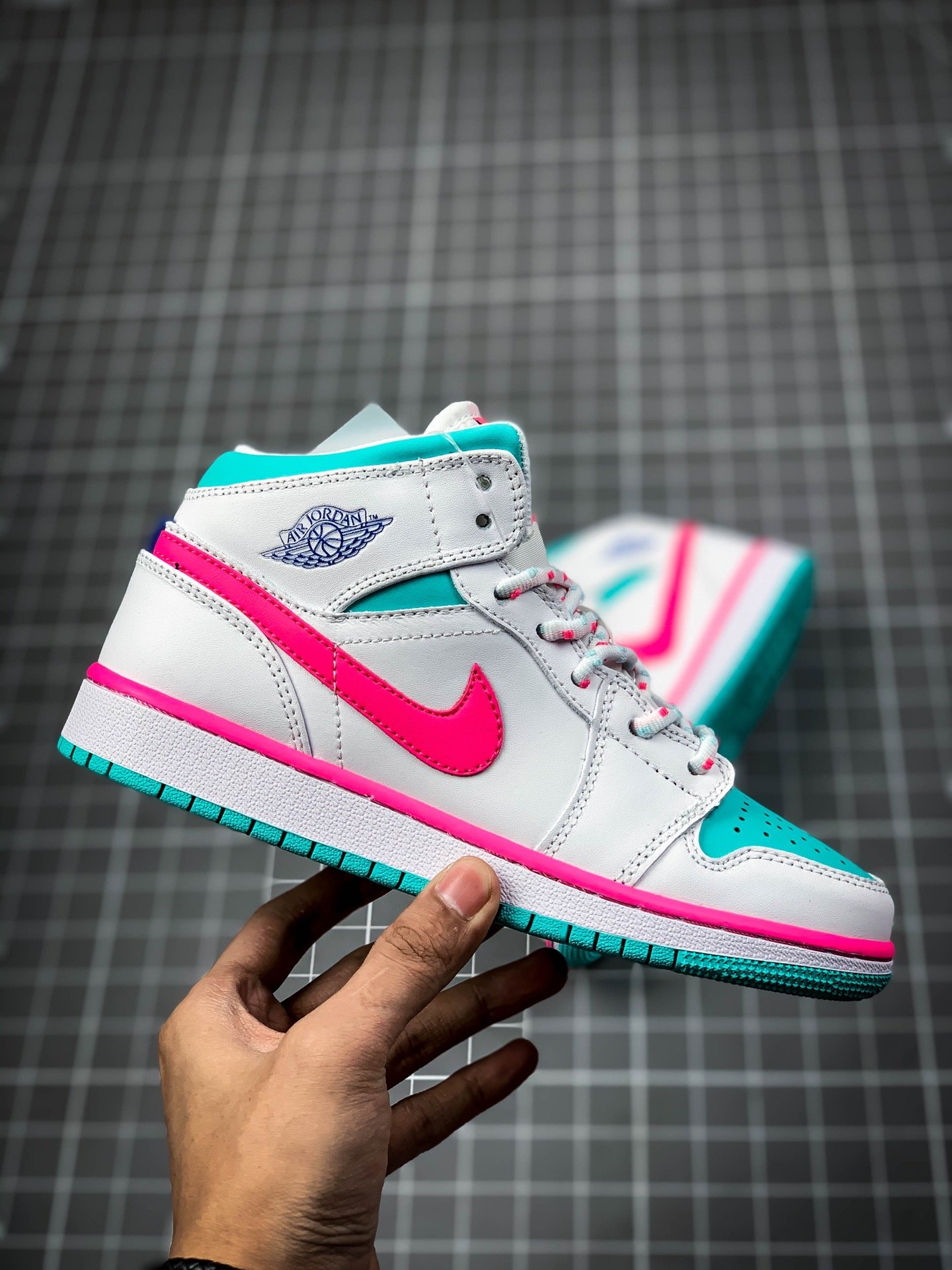 Air Jordan 1 Mid Gs White/Digital Pink/Aurora Green-Soar 9