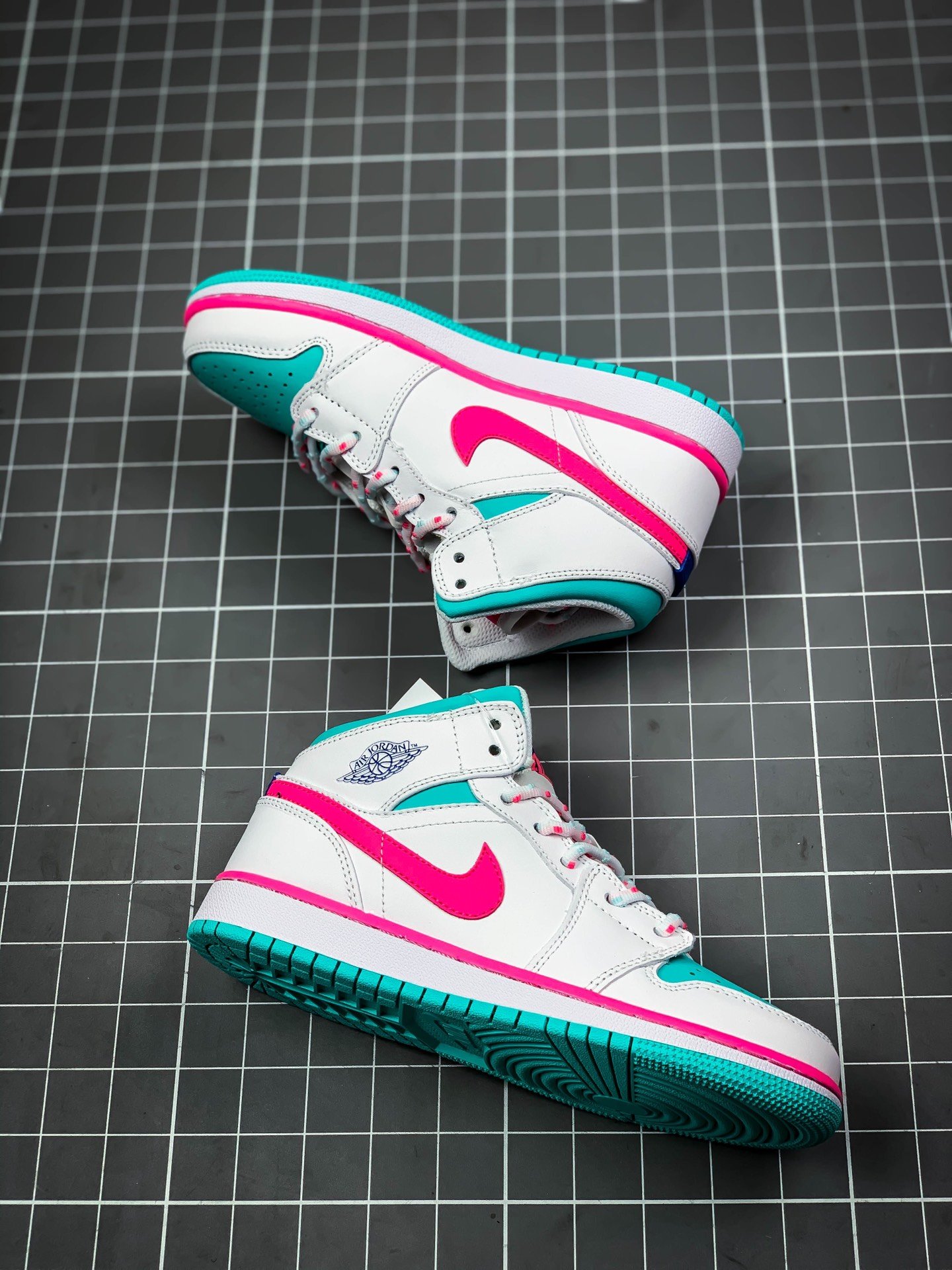 Air Jordan 1 Mid Gs White/Digital Pink/Aurora Green-Soar 17