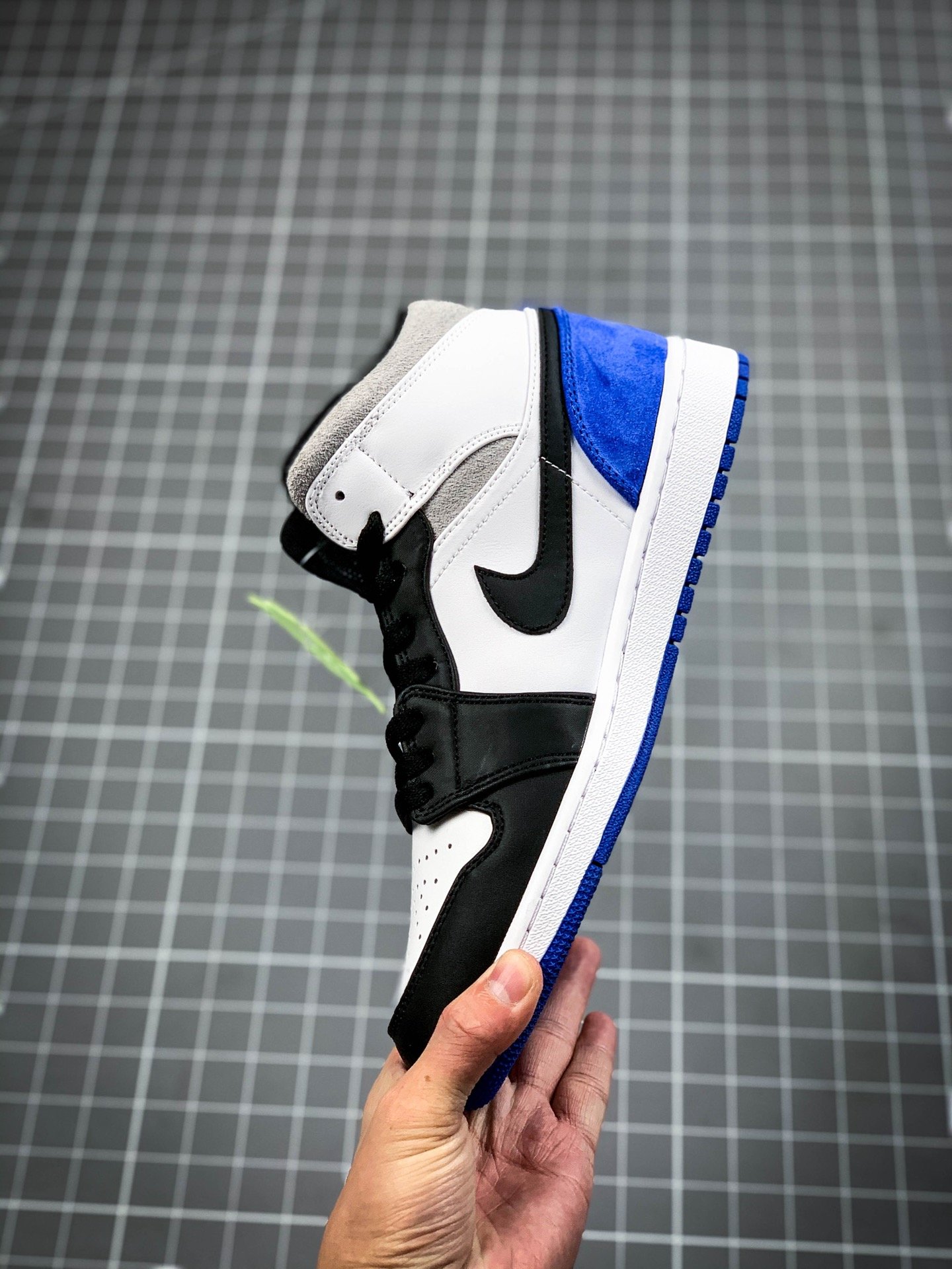 Air Jordan 1 Mid Se Black/White-Game Royal 3