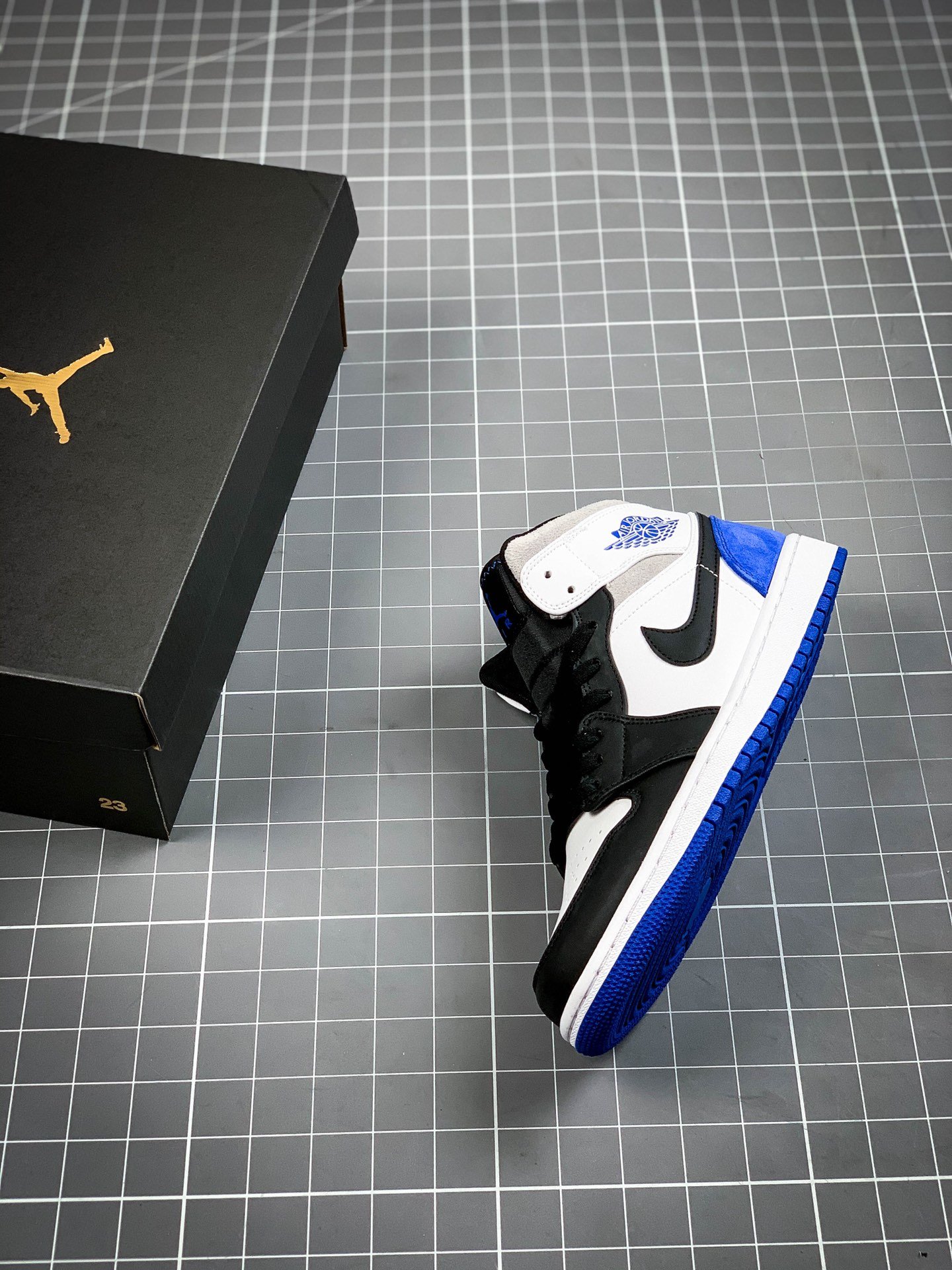 Air Jordan 1 Mid Se Black/White-Game Royal 11