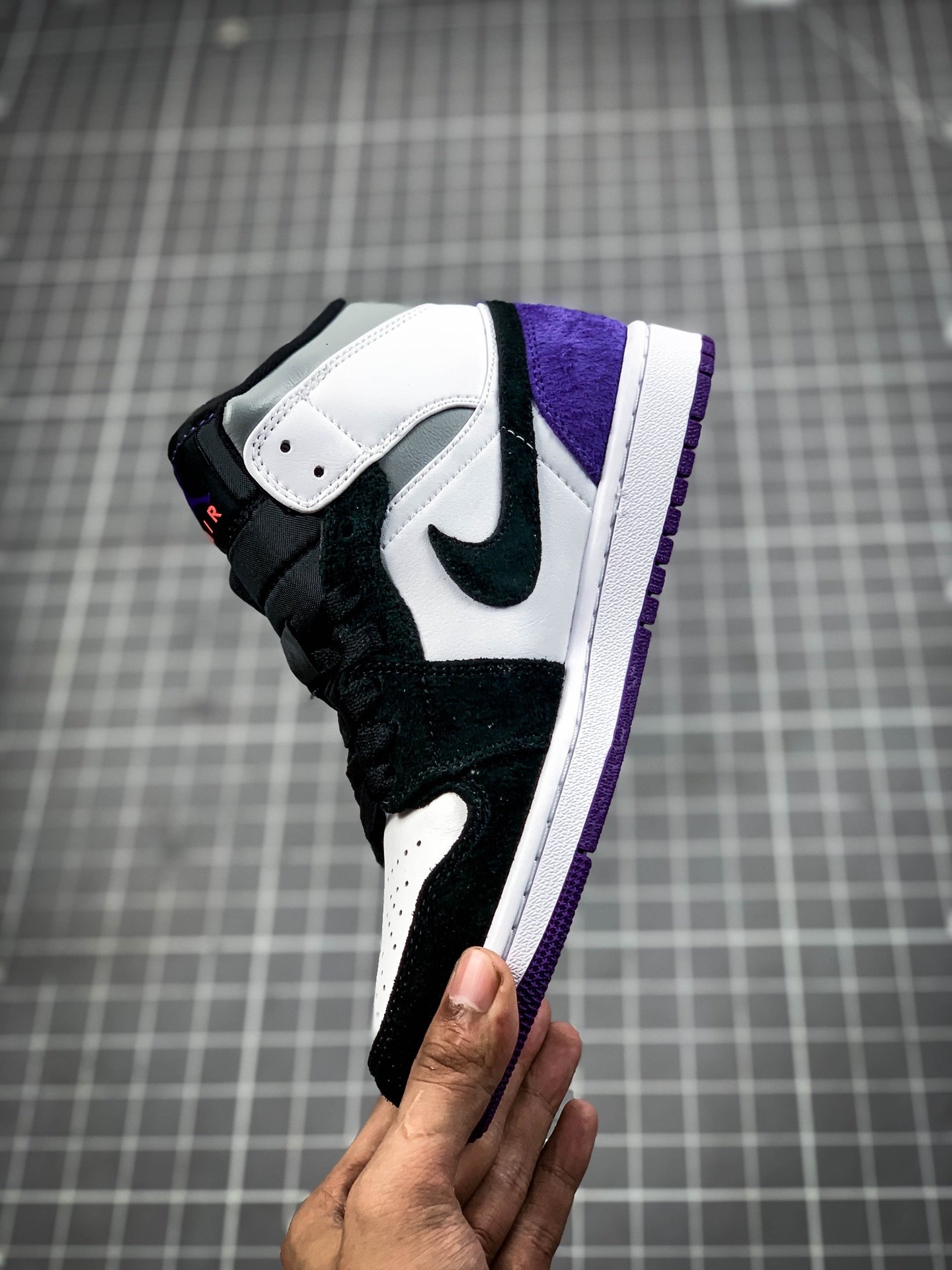 Air Jordan 1 Mid Black/White/Purple 13