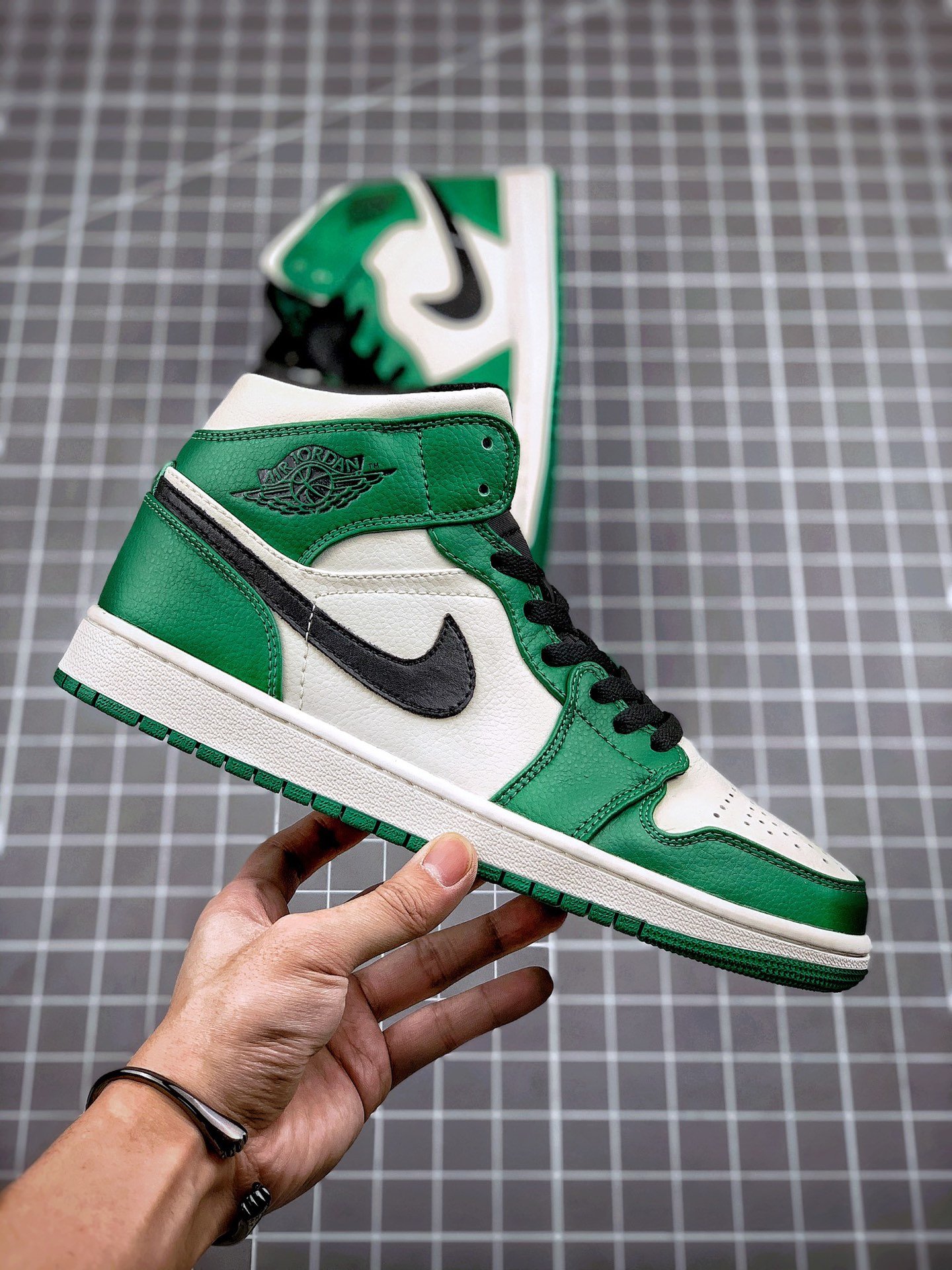 Air Jordan 1 Mid Pine Green/Sail-Black 7