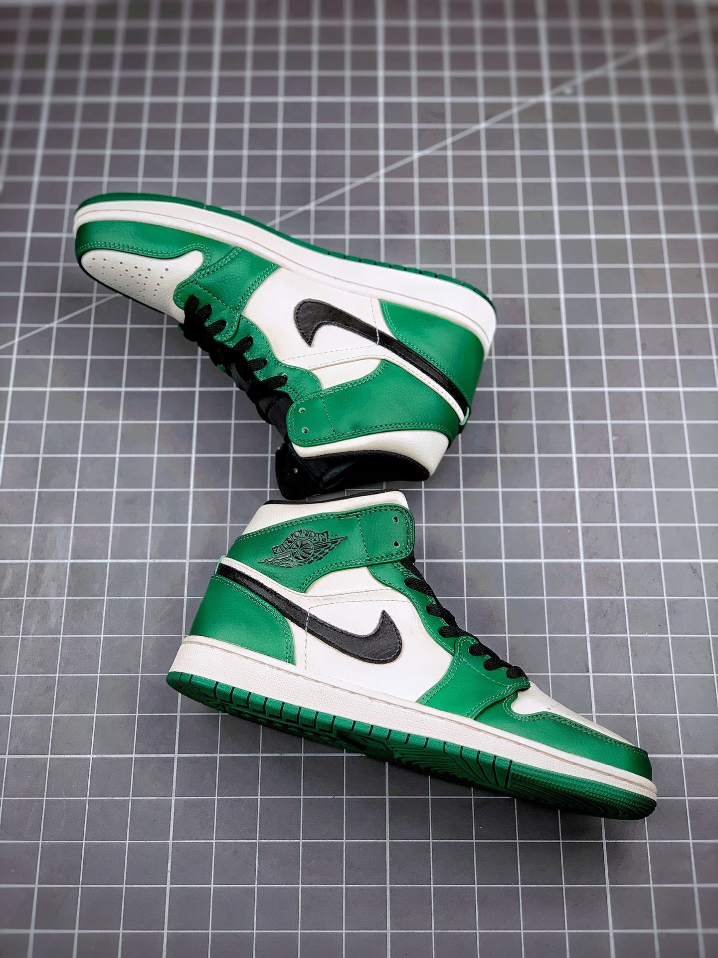 Air Jordan 1 Mid Pine Green/Sail-Black 13