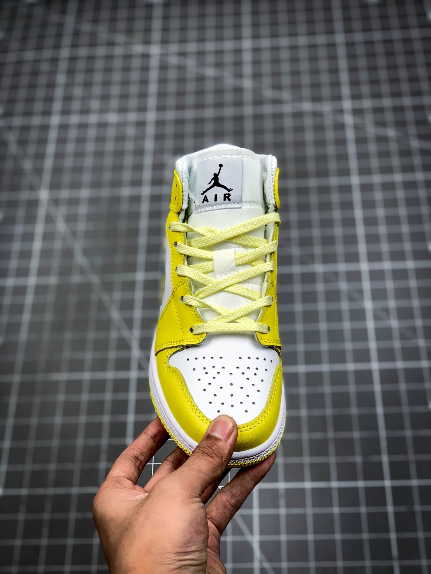 Air Jordan 1 Mid Gs Dynamic Yellow/Black-White 7