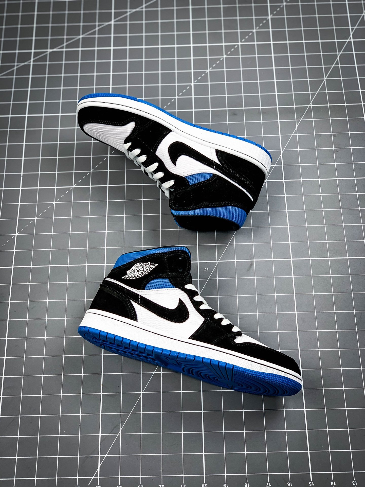 Air Jordan 1 Mid Royal Mesh Collars Black/White/Blue 7