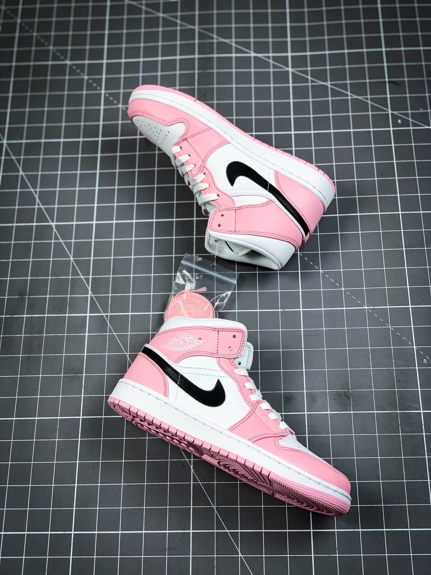 Air Jordan 1 Mid Soft Pink White/Soft Pink-Black 9