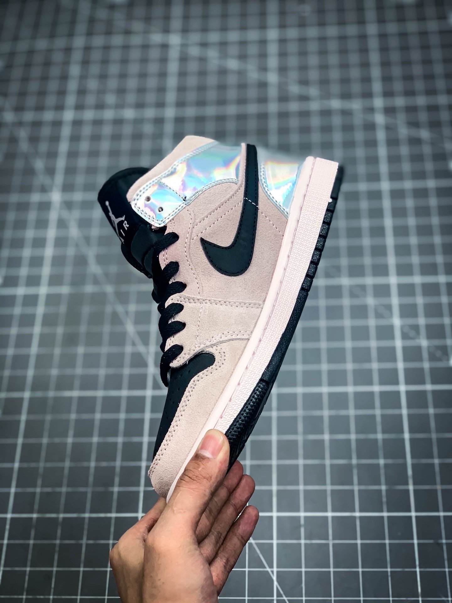 Air Jordan 1 Mid Dirty Powder Iridescent Beige/Black/Pink 17