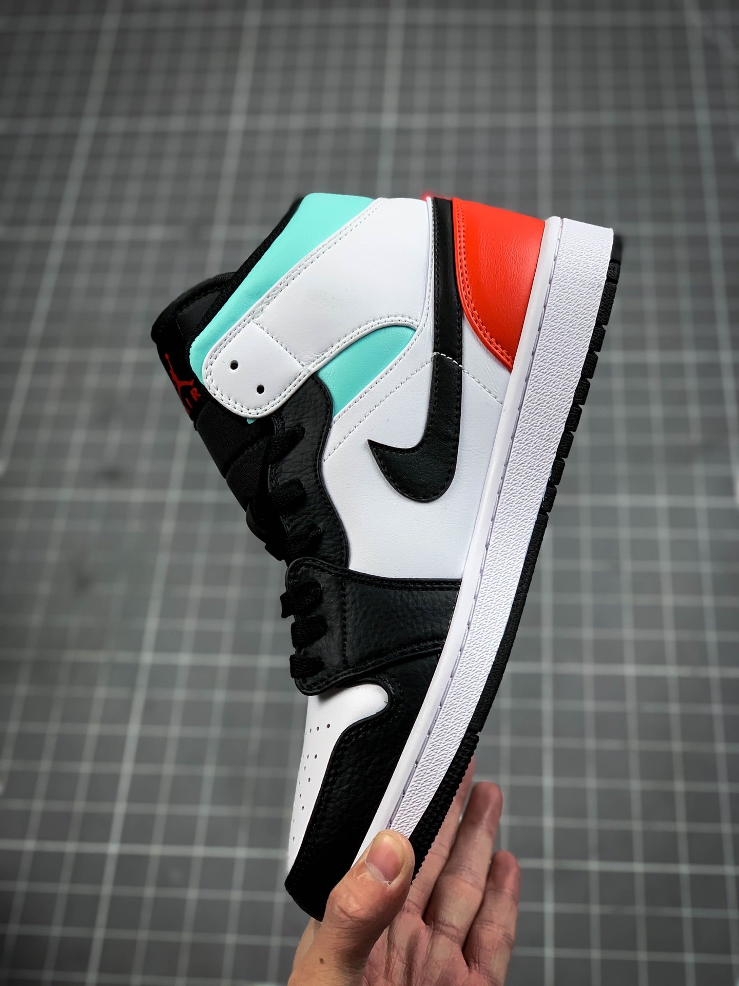 Air Jordan 1 Mid Se Gs White/Black/Red-Blue 3