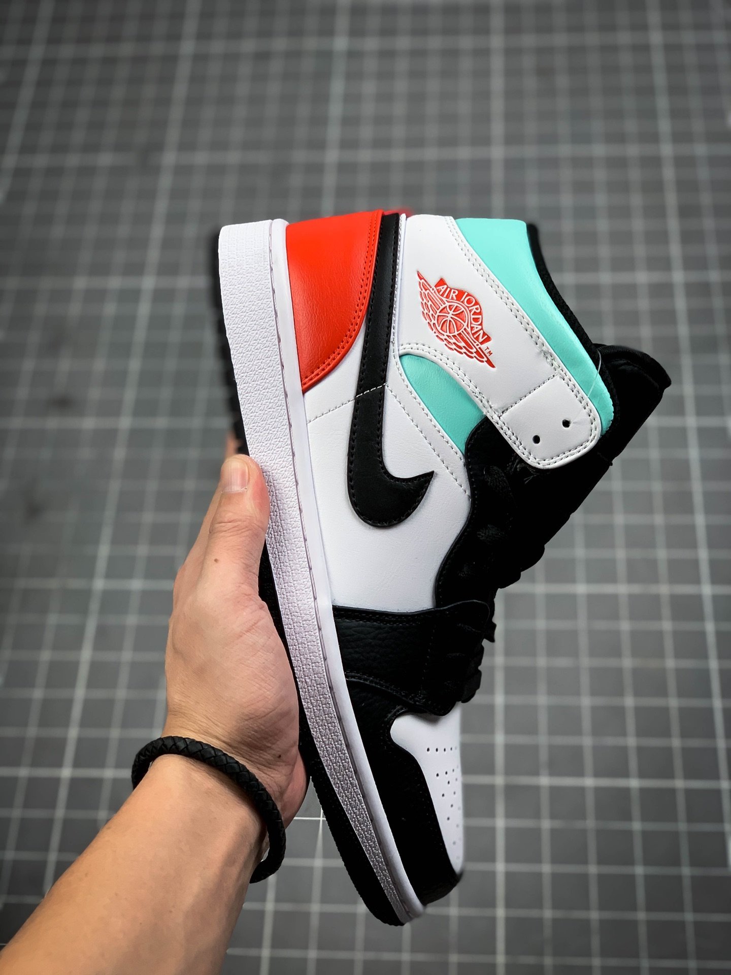 Air Jordan 1 Mid Se Gs White/Black/Red-Blue 13