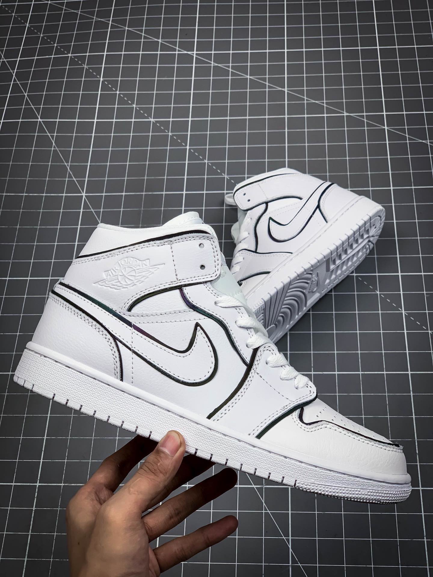 Air Jordan 1 Mid Se White/Black 9