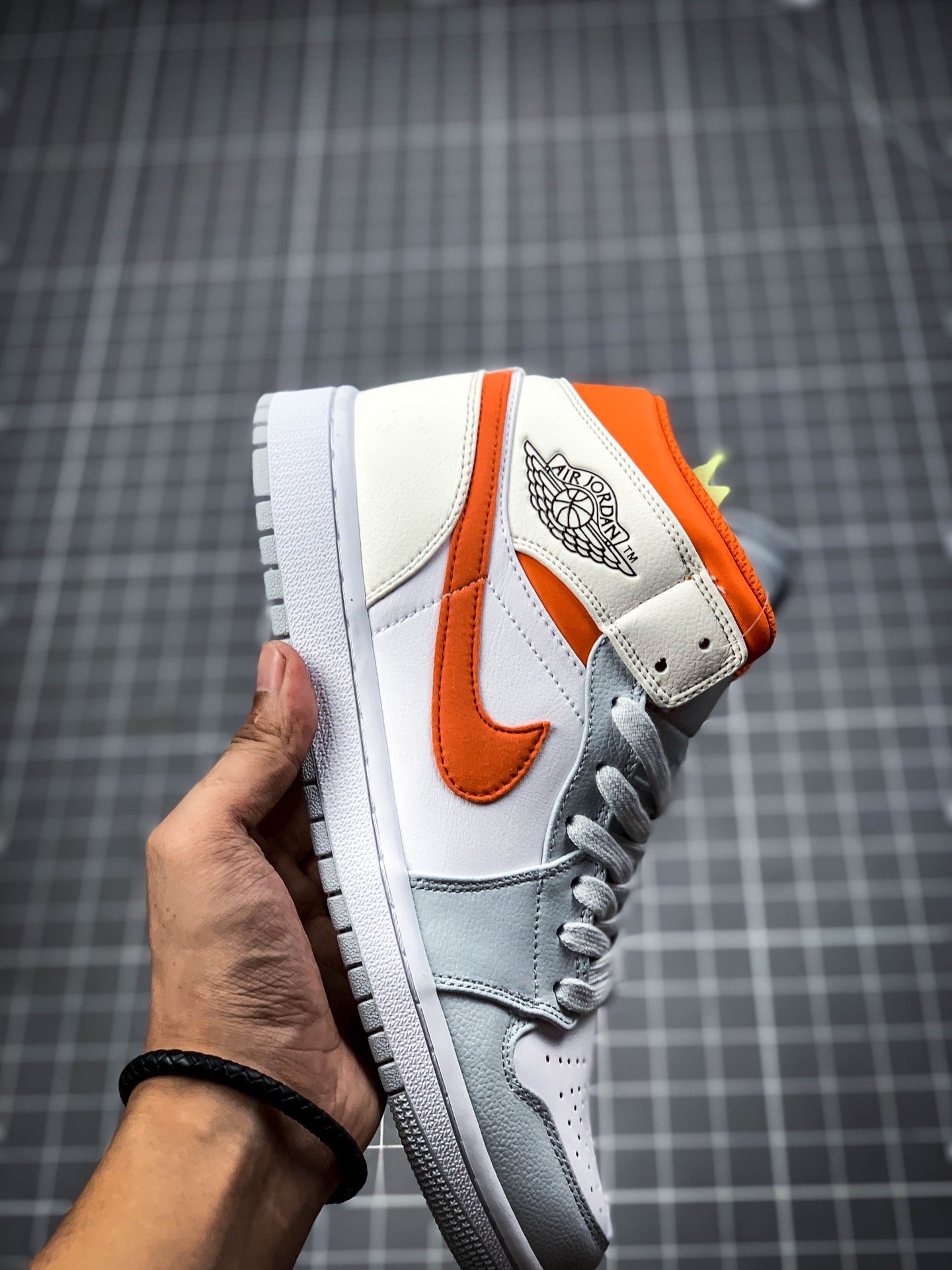 Air Jordan 1 Mid White/Starfish-Pure Platinum-Sail 17