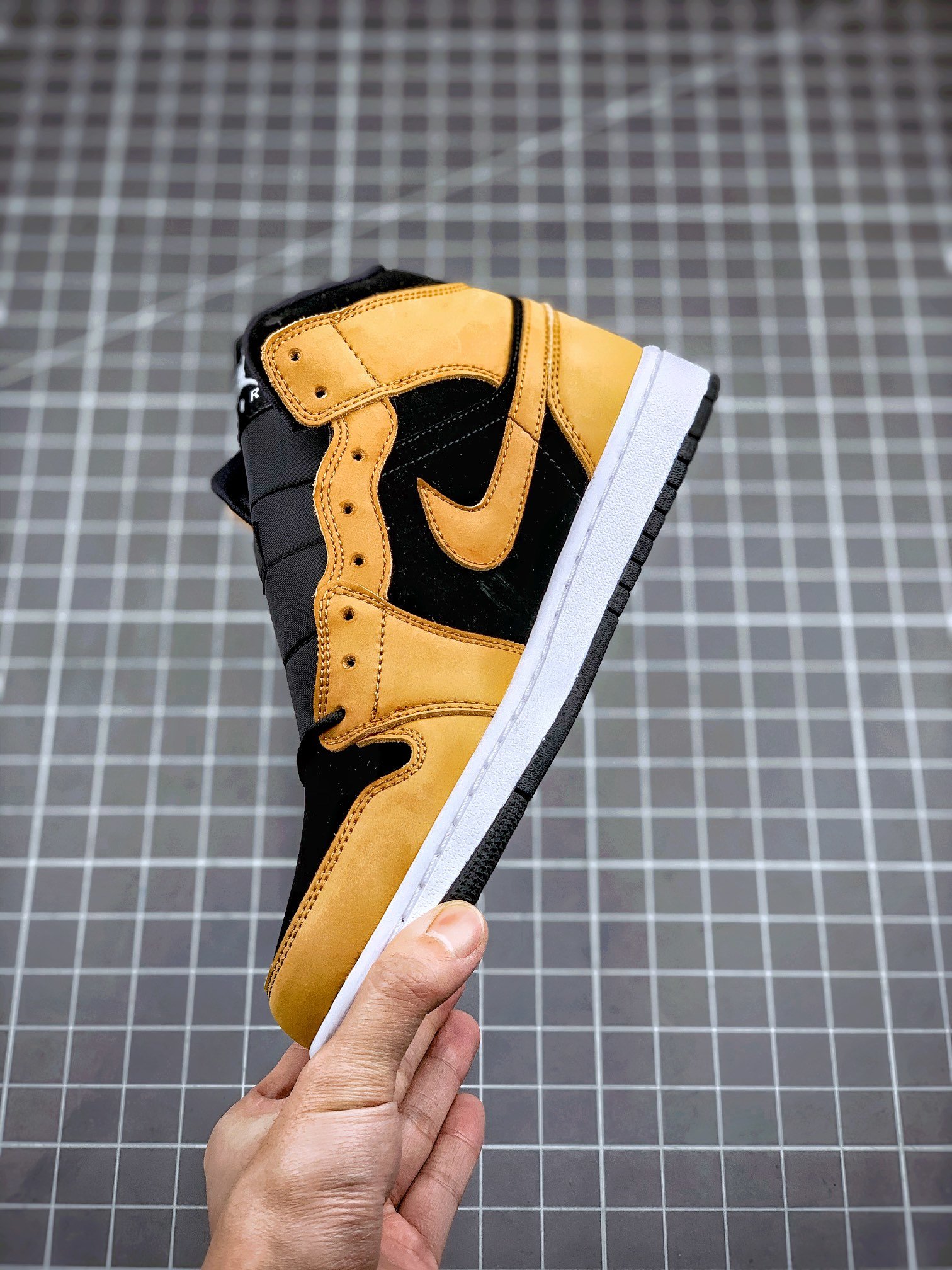 Original Quality Air Jordan 1 Mid Se Desert Ochre/Desert Ochre/Black 3