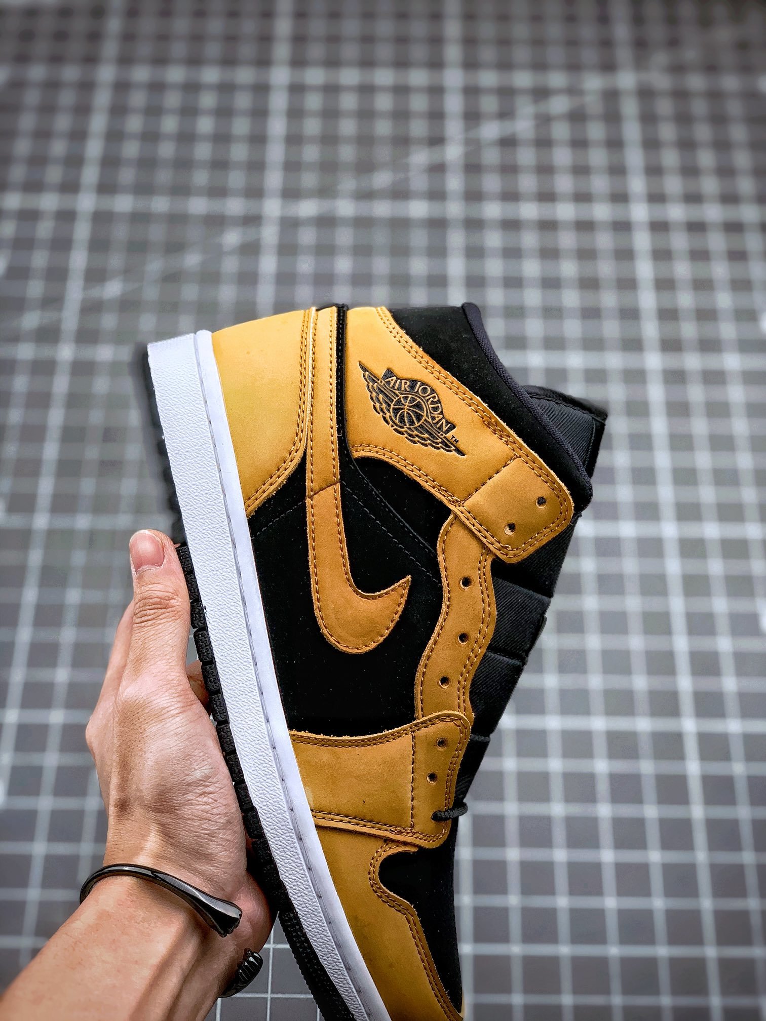 Original Quality Air Jordan 1 Mid Se Desert Ochre/Desert Ochre/Black 5