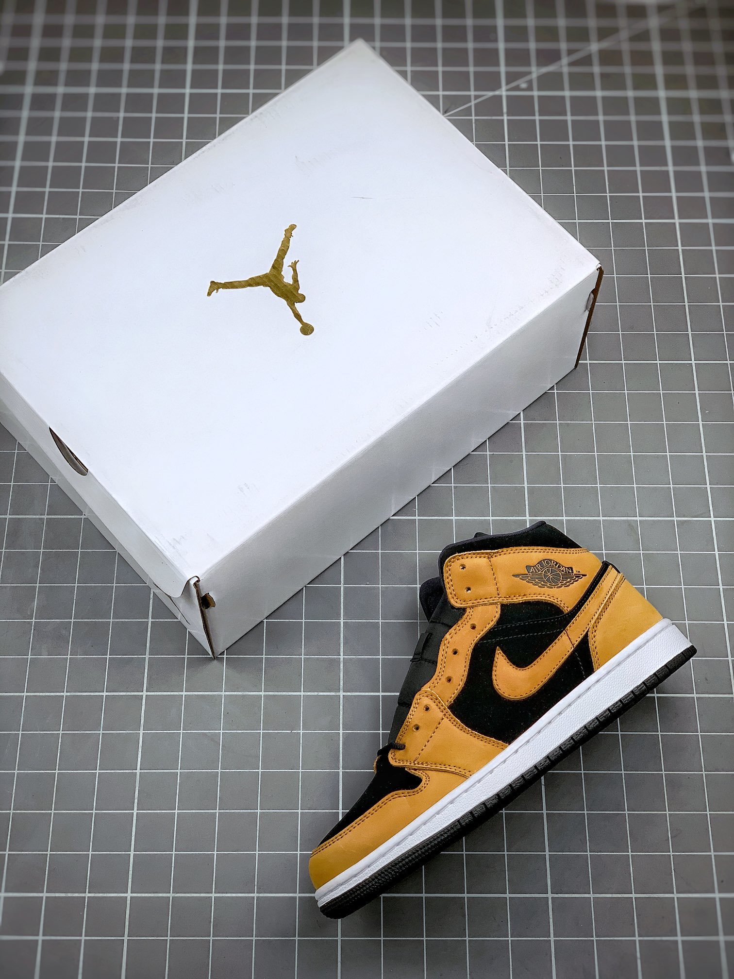 Original Quality Air Jordan 1 Mid Se Desert Ochre/Desert Ochre/Black 9