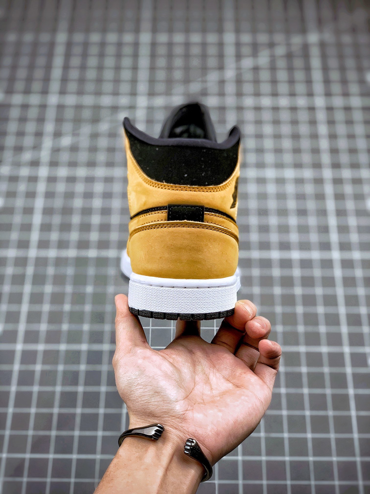 Original Quality Air Jordan 1 Mid Se Desert Ochre/Desert Ochre/Black 17