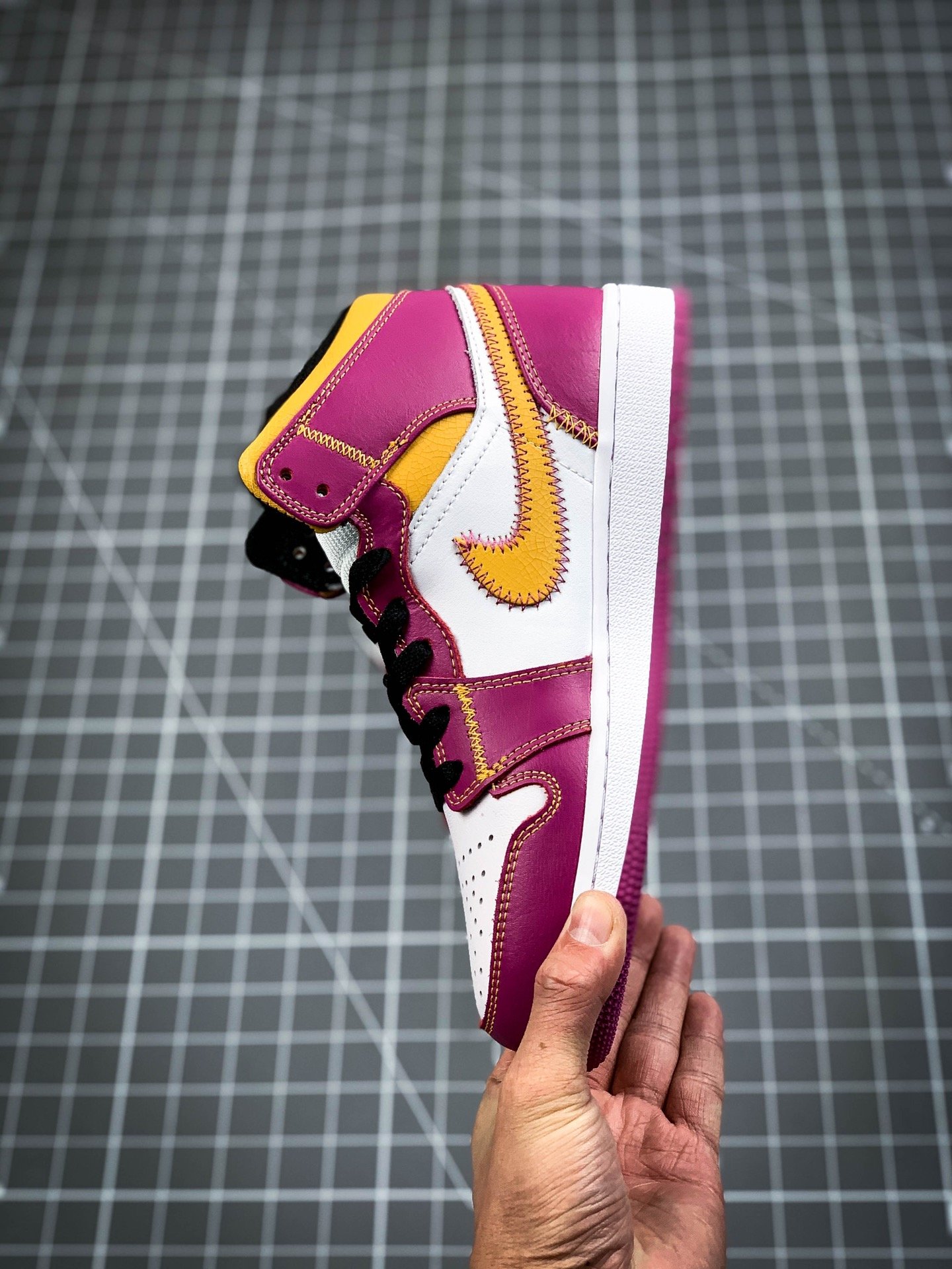 Air Jordan 1 Mid Familia White/Purple/Yellow 9