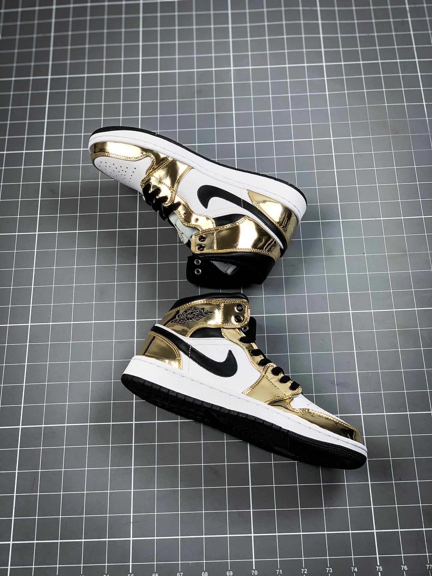 Air Jordan 1 Mid Se Metallic Gold/White-Black-Black 5