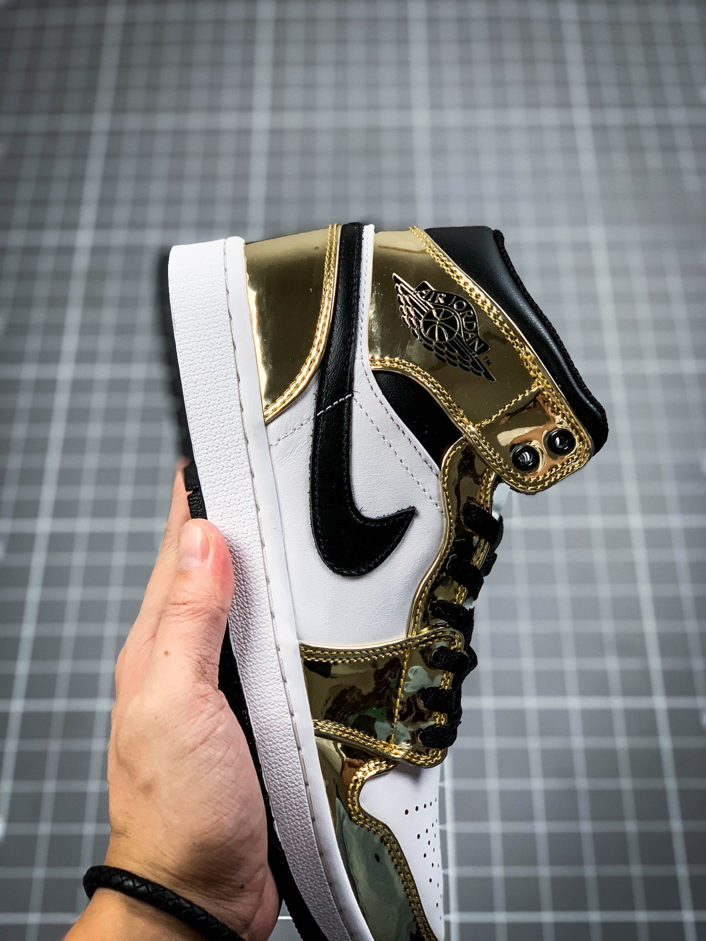 Air Jordan 1 Mid Se Metallic Gold/White-Black-Black 15