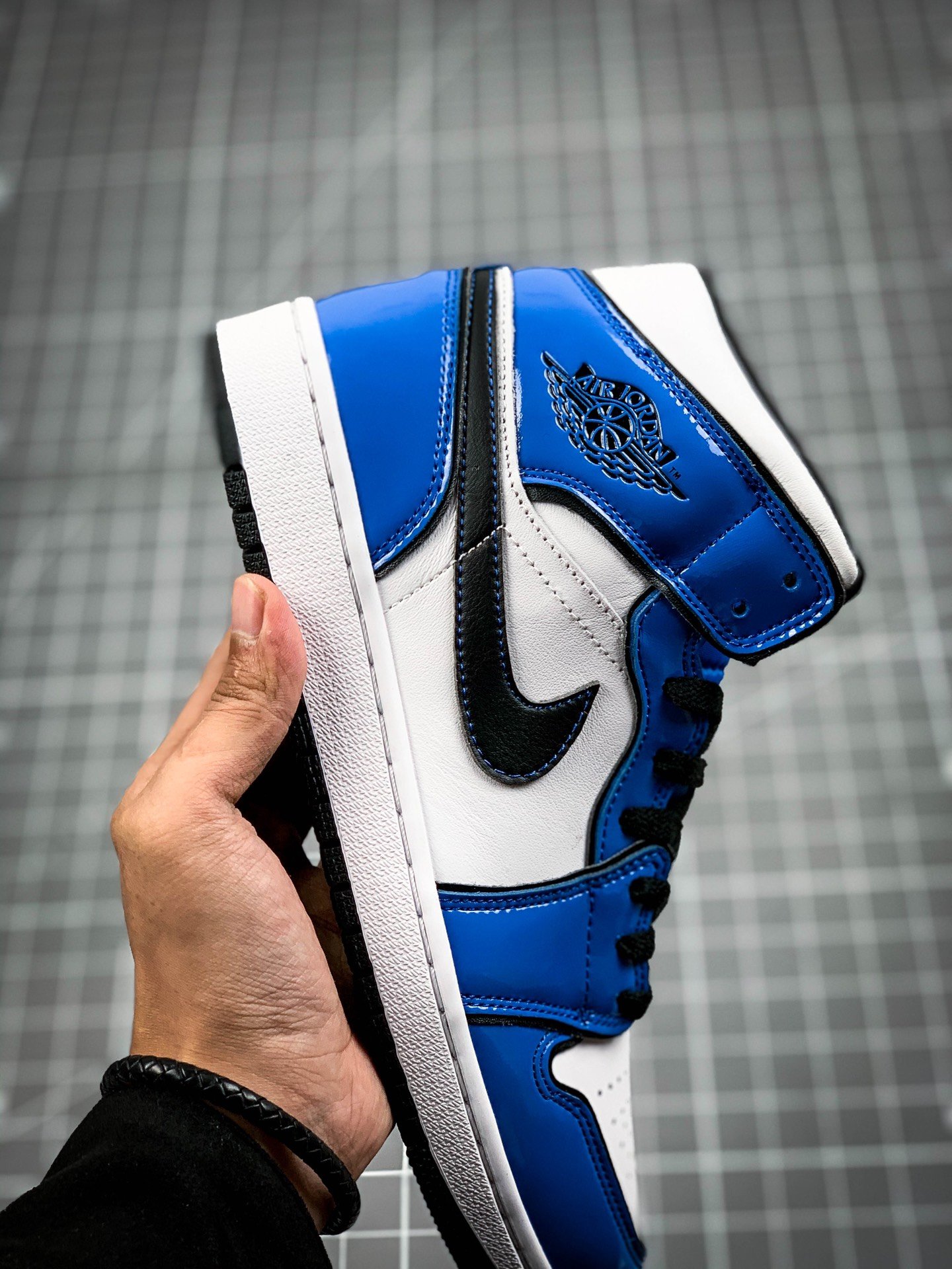 Original Air Jordan 1 Mid Se Signal Blue Signal Blue/White-Black 15