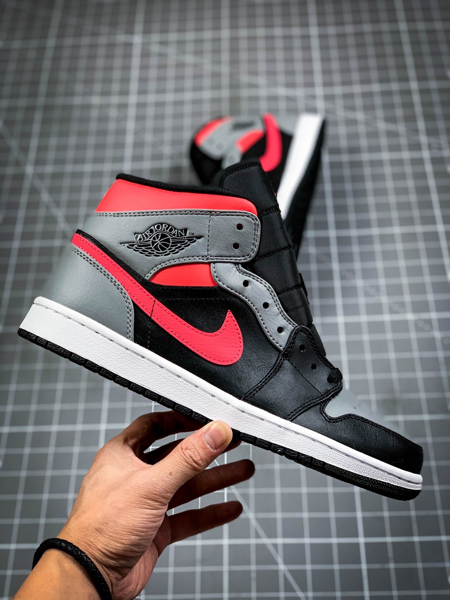 Air Jordan 1 Mid Pink Shadow Black/Hot Punch/White 7