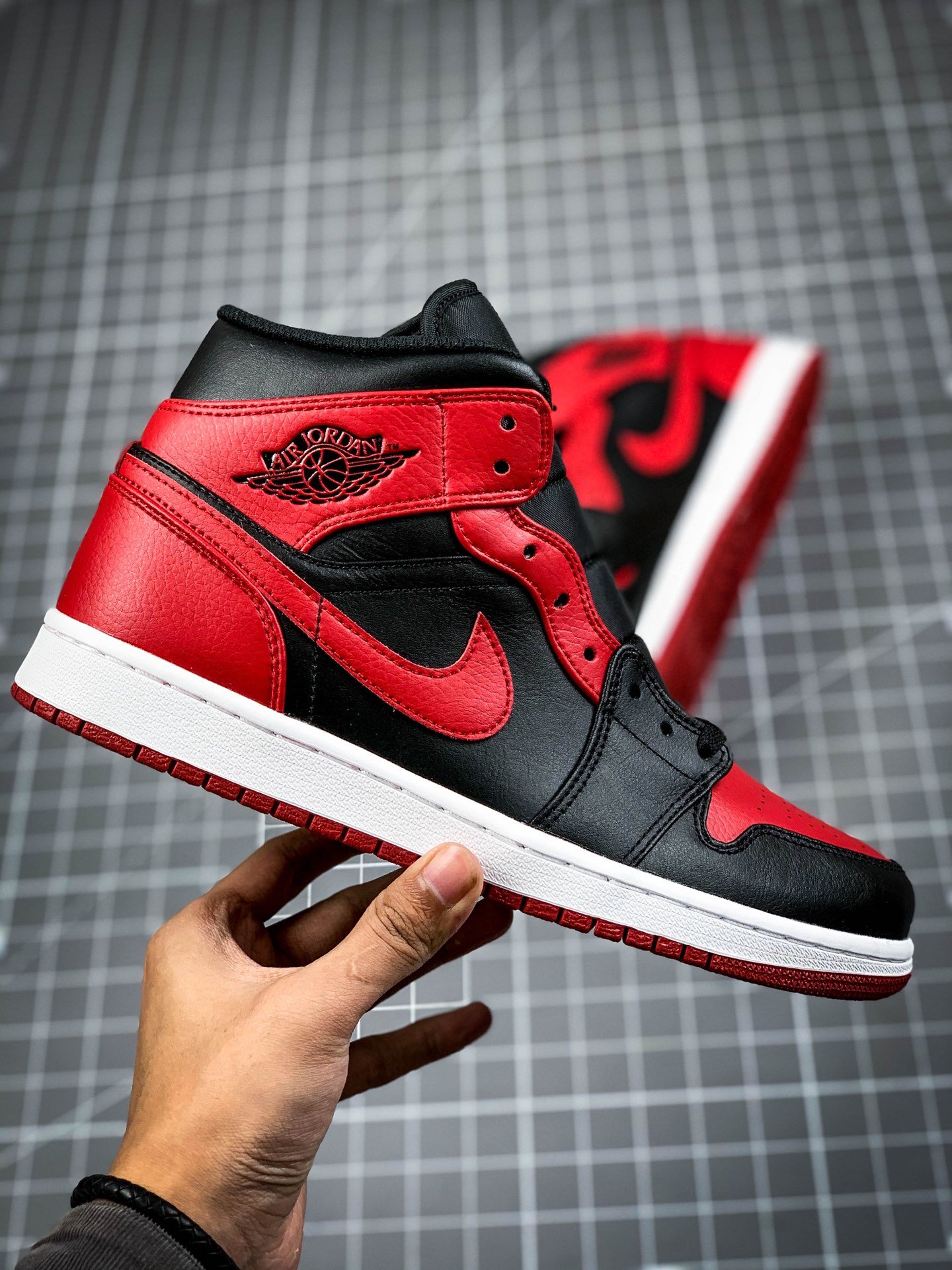 Air Jordan 1 Mid Banned Black/University Red/Black/White 3