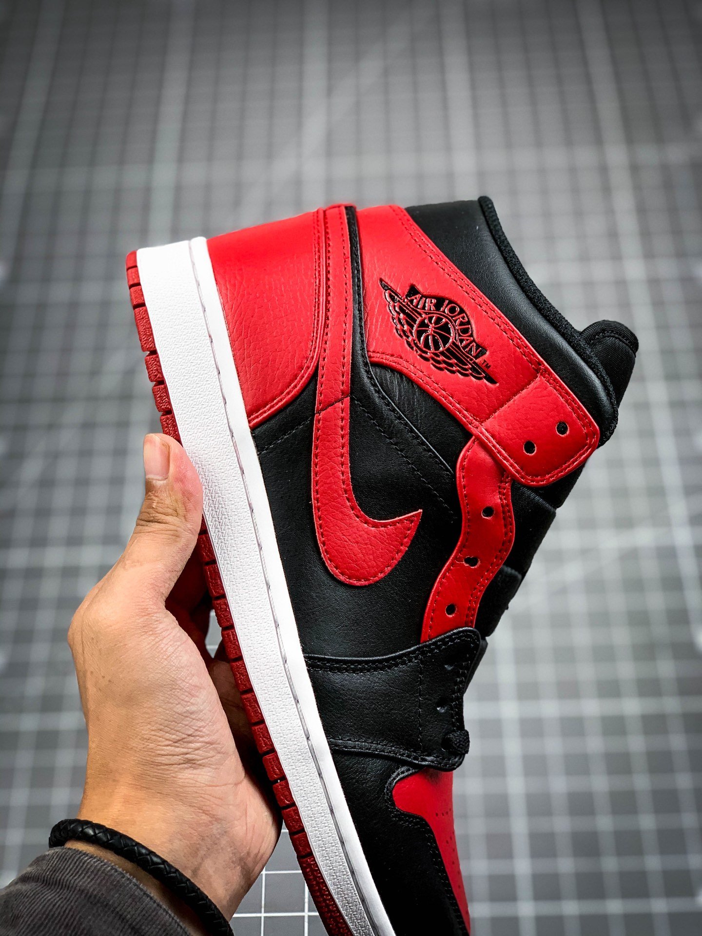 Air Jordan 1 Mid Banned Black/University Red/Black/White 17