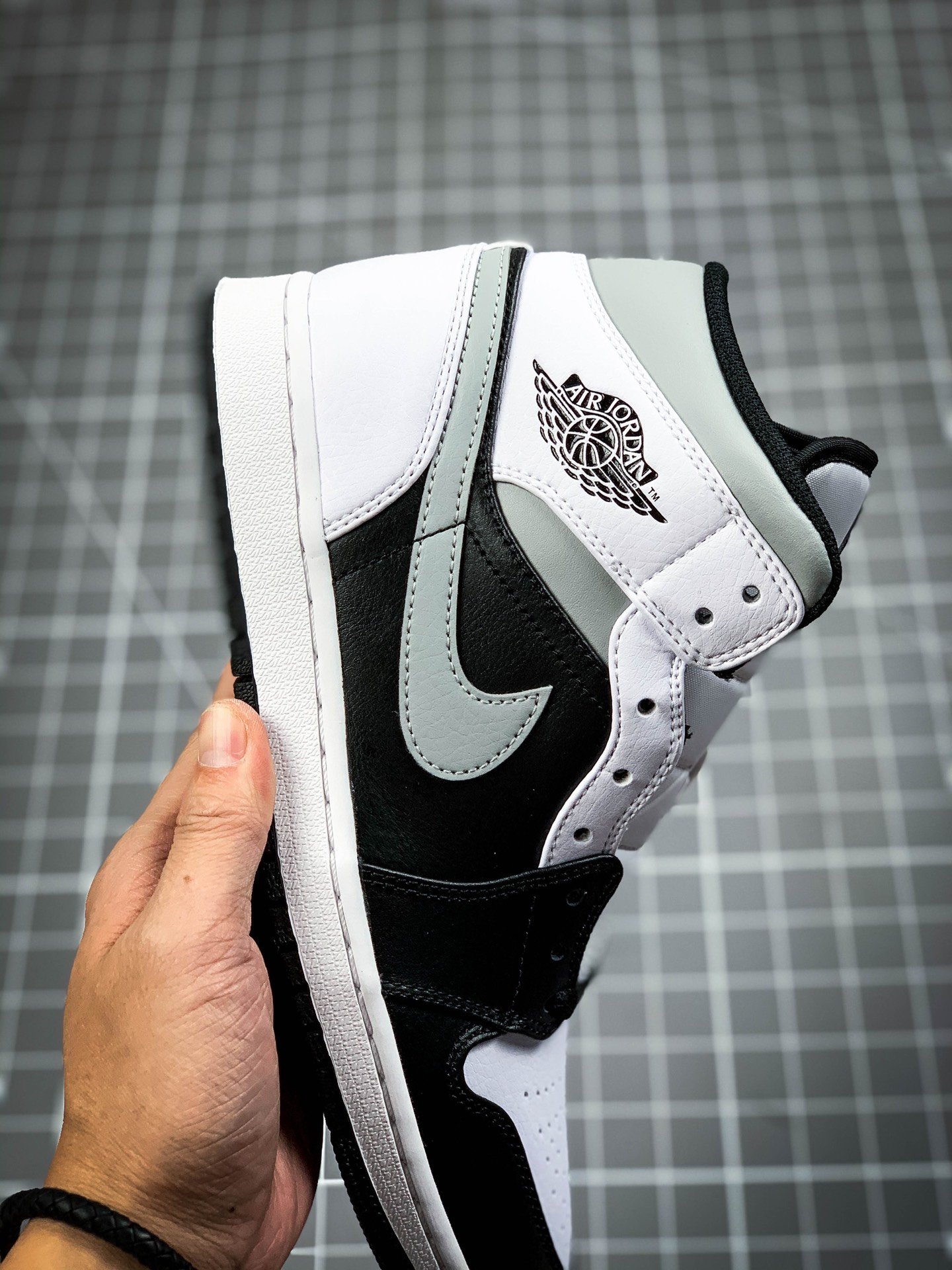 Air Jordan 1 Mid Tuxedo Black/White/Grey 5