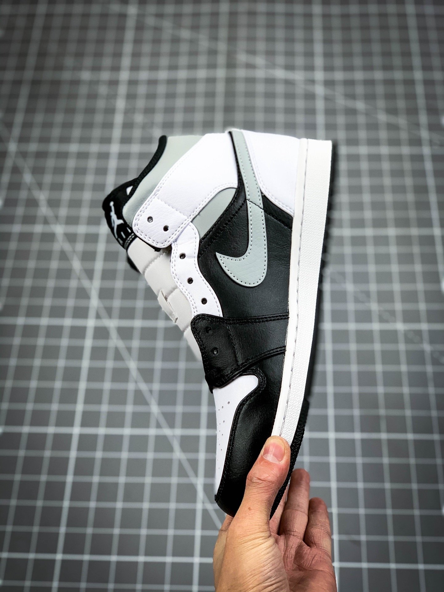 Air Jordan 1 Mid Tuxedo Black/White/Grey 17