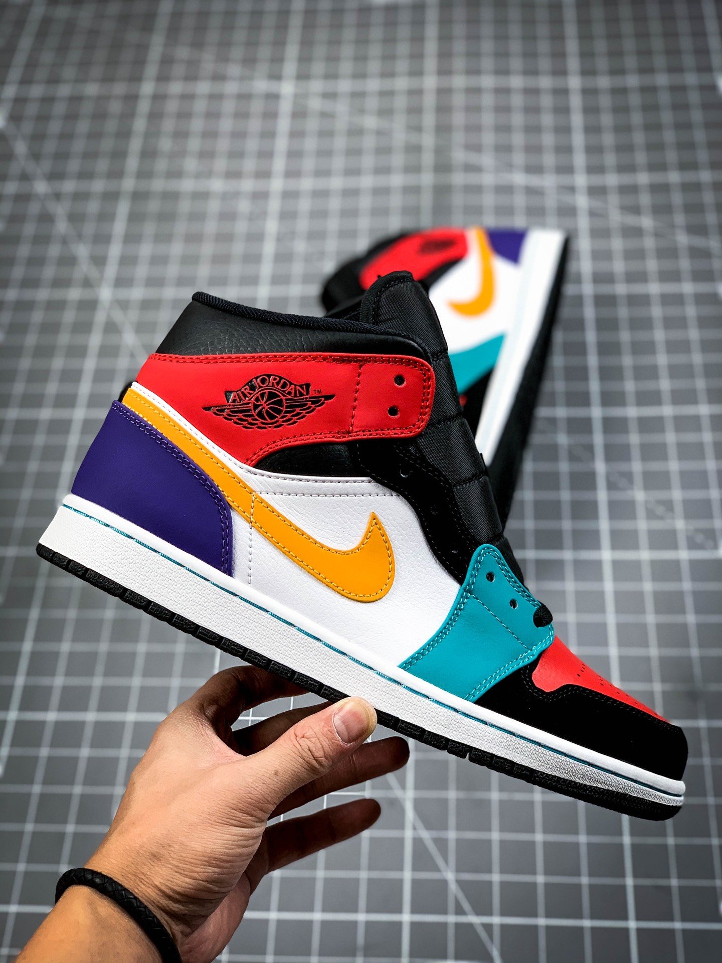 Air Jordan 1 Mid Bred White/University Red-Black-Turbo Green 9