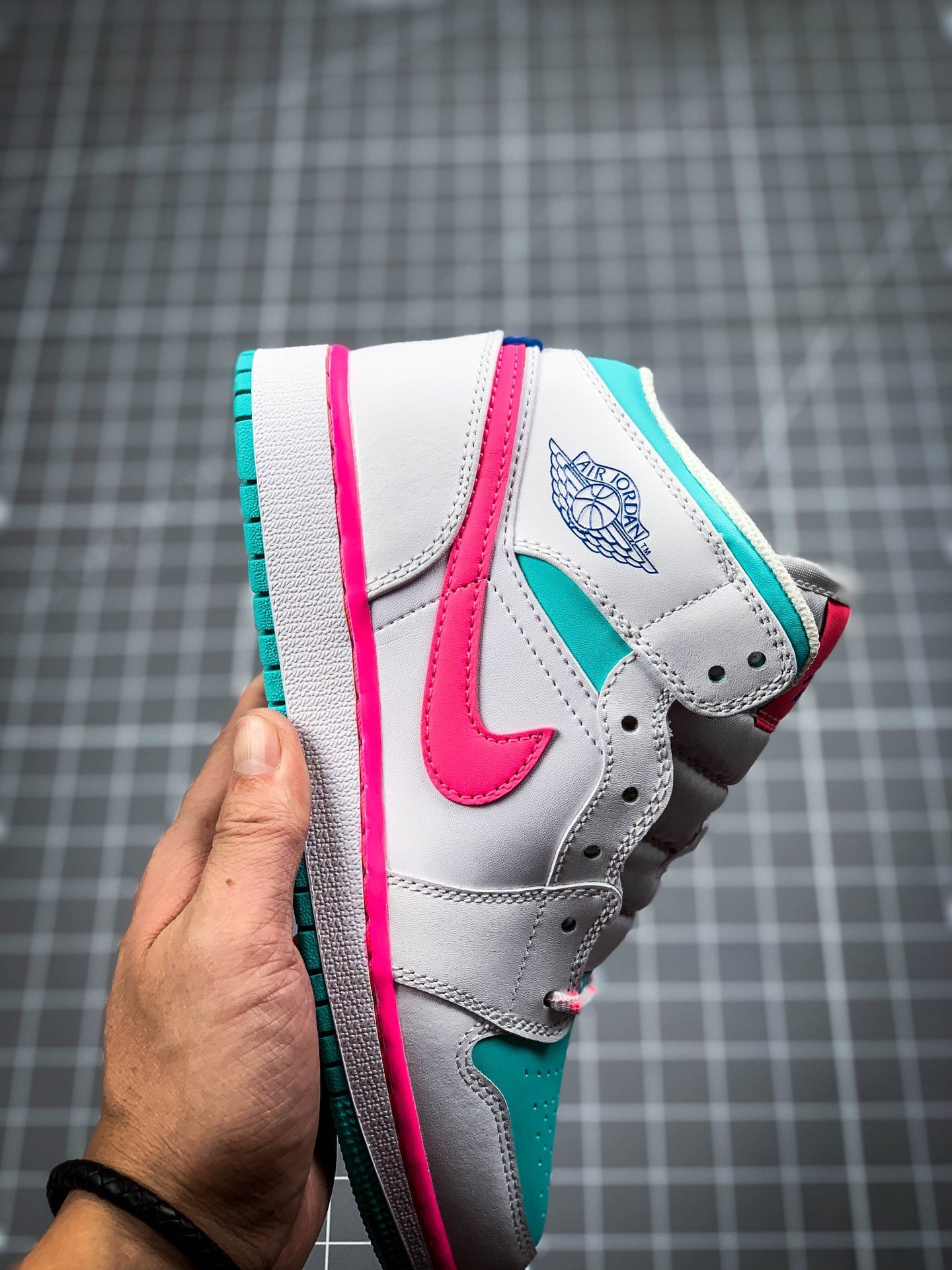 Air Jordan 1 Mid Gs Digital Pink/Aurora Green/White 11