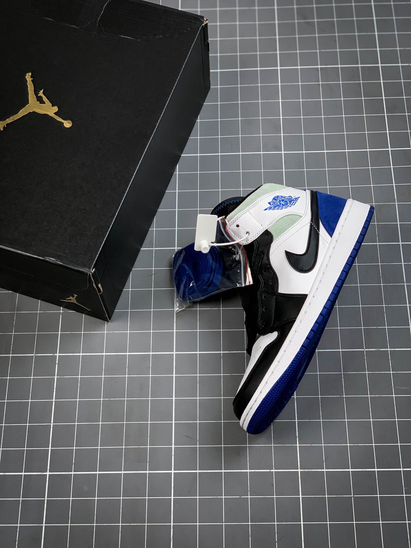 Air Jordan 1 Mid Se Royal Black Toe Blue/White/Black 13