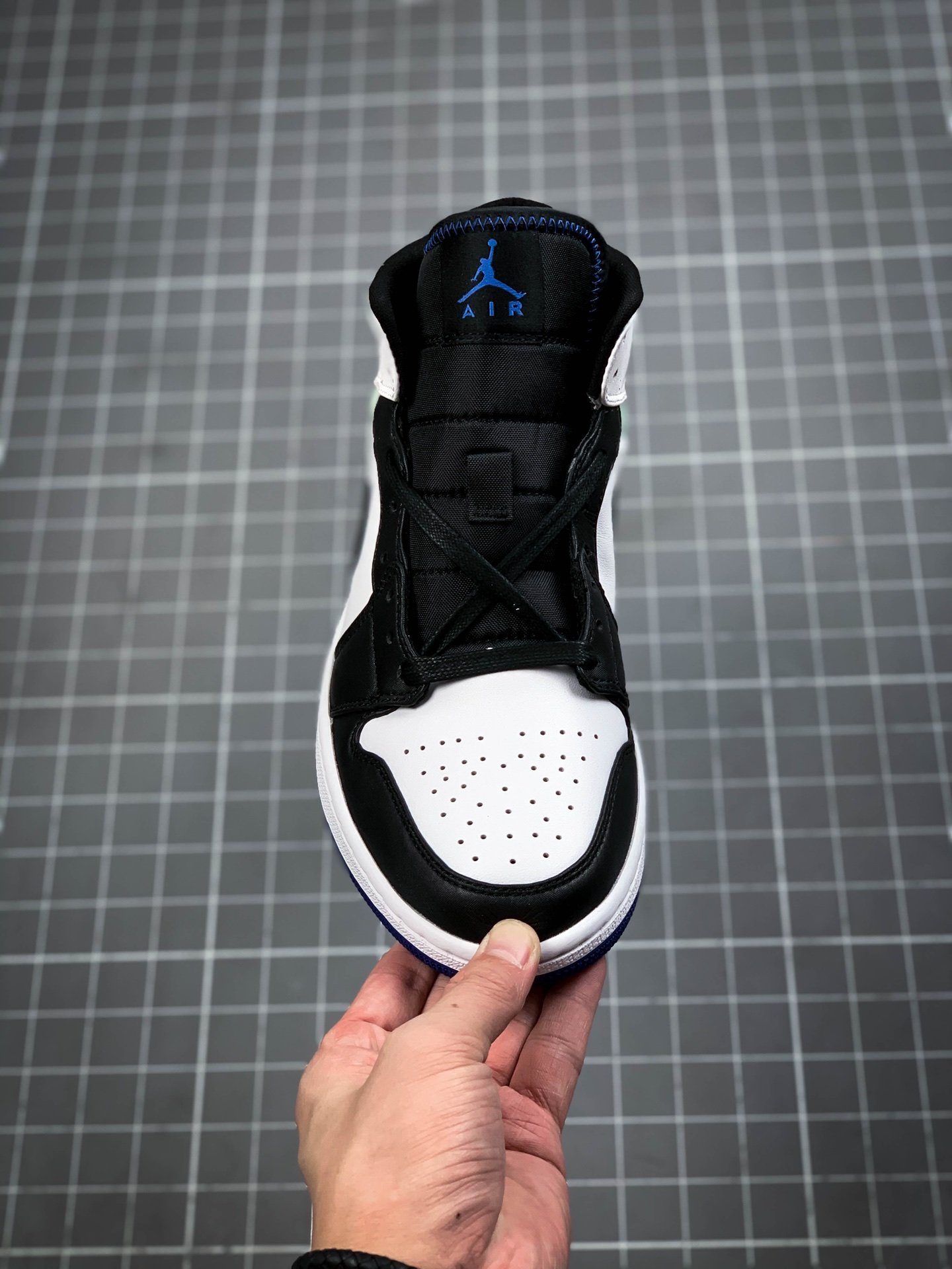 Air Jordan 1 Mid Se Royal Black Toe Blue/White/Black 17