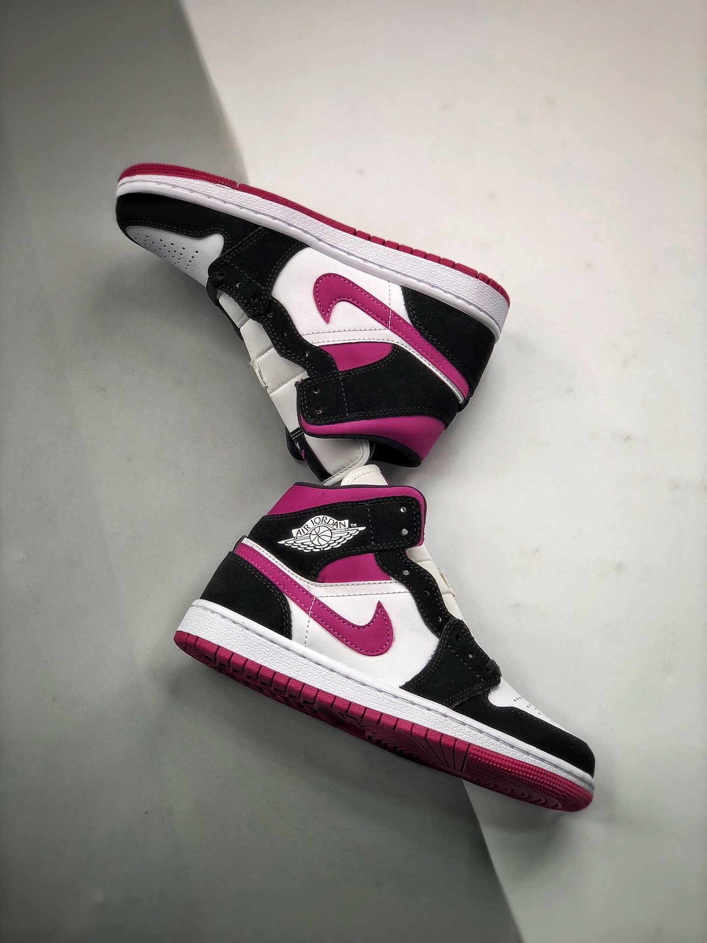 Air Jordan 1 Mid Black/Pink-White 3