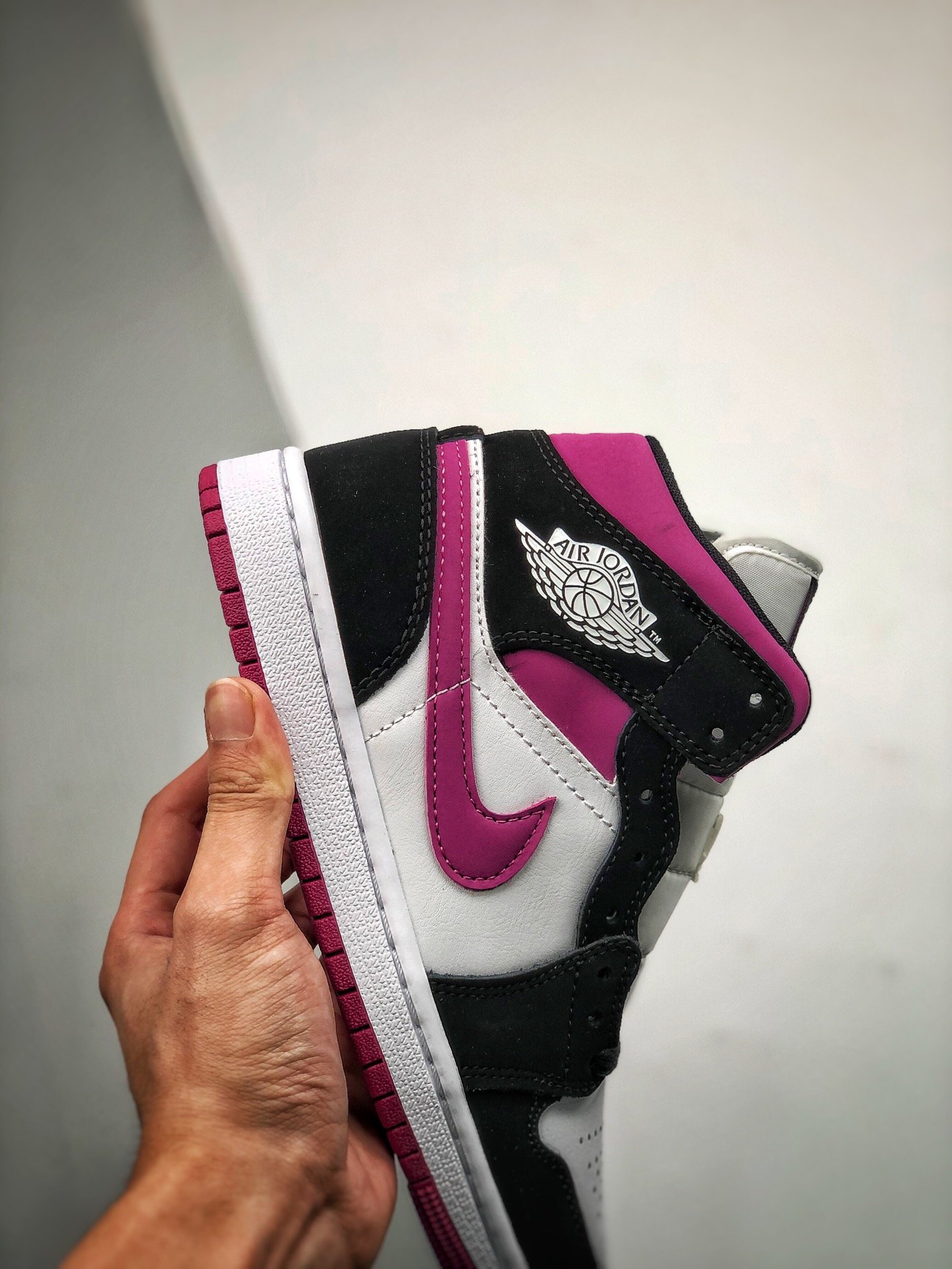 Air Jordan 1 Mid Black/Pink-White 5