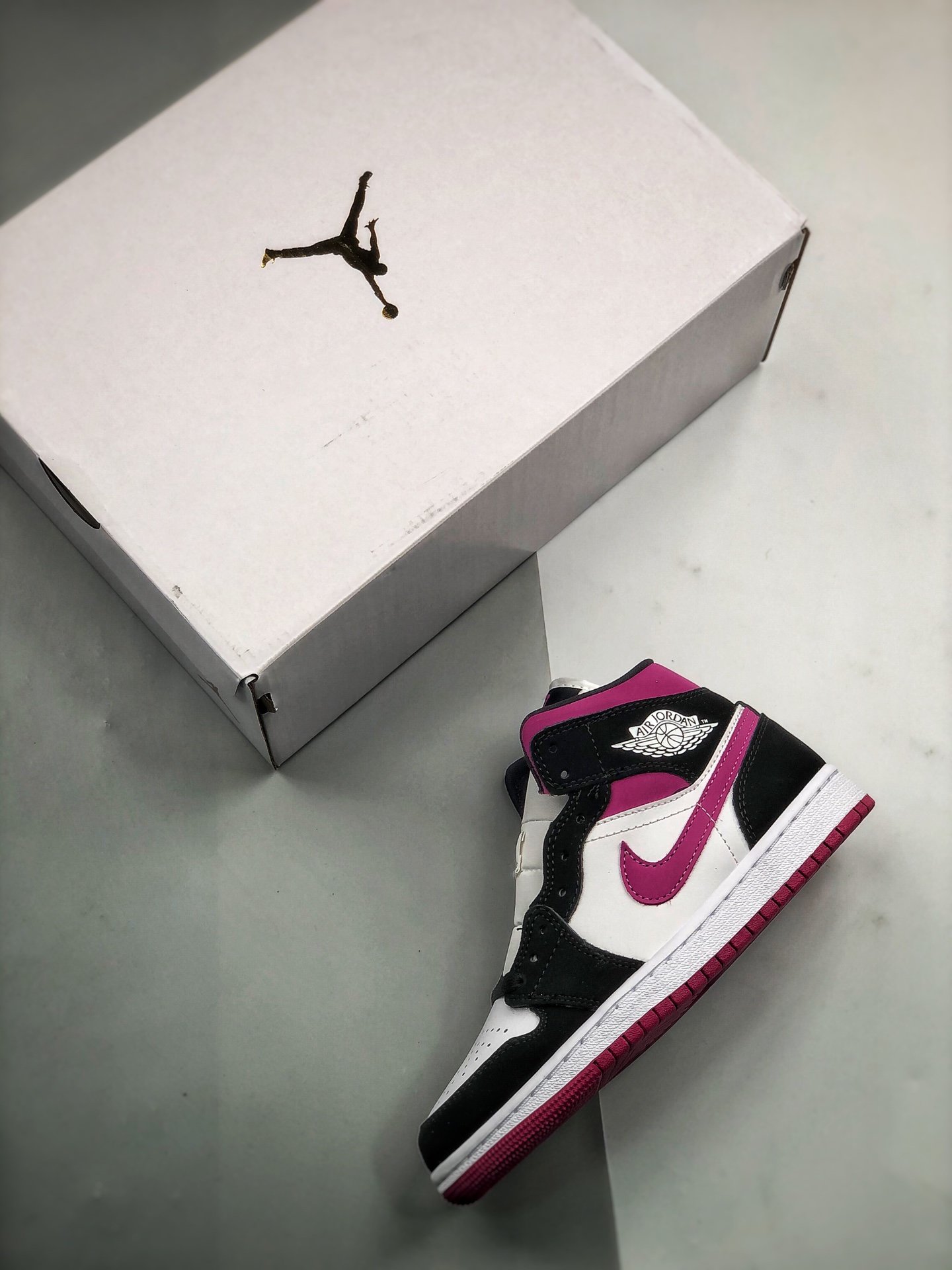 Air Jordan 1 Mid Black/Pink-White 7