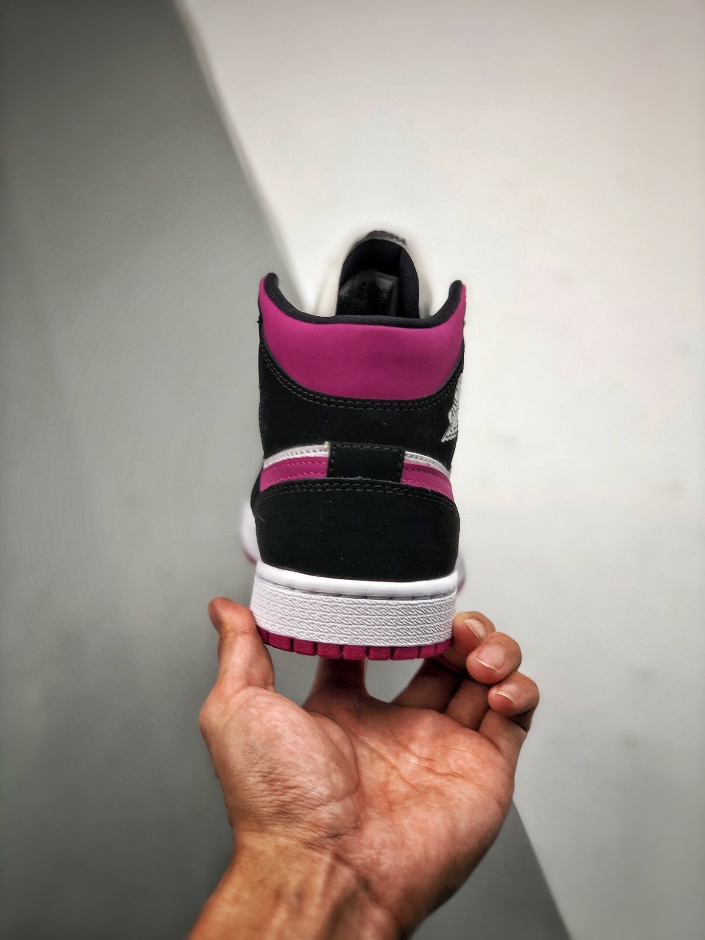 Air Jordan 1 Mid Black/Pink-White 11