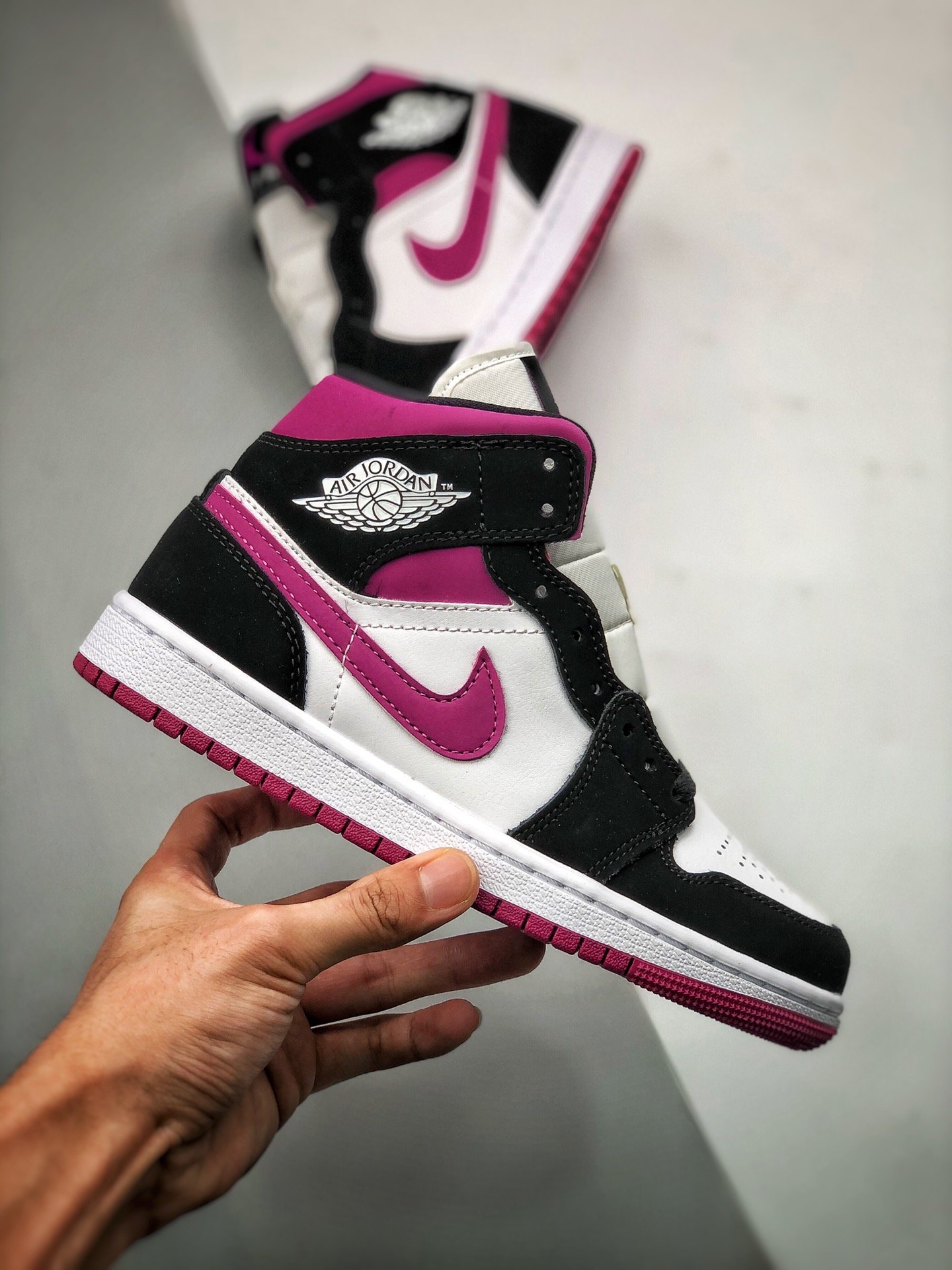 Air Jordan 1 Mid Black/Pink-White 17