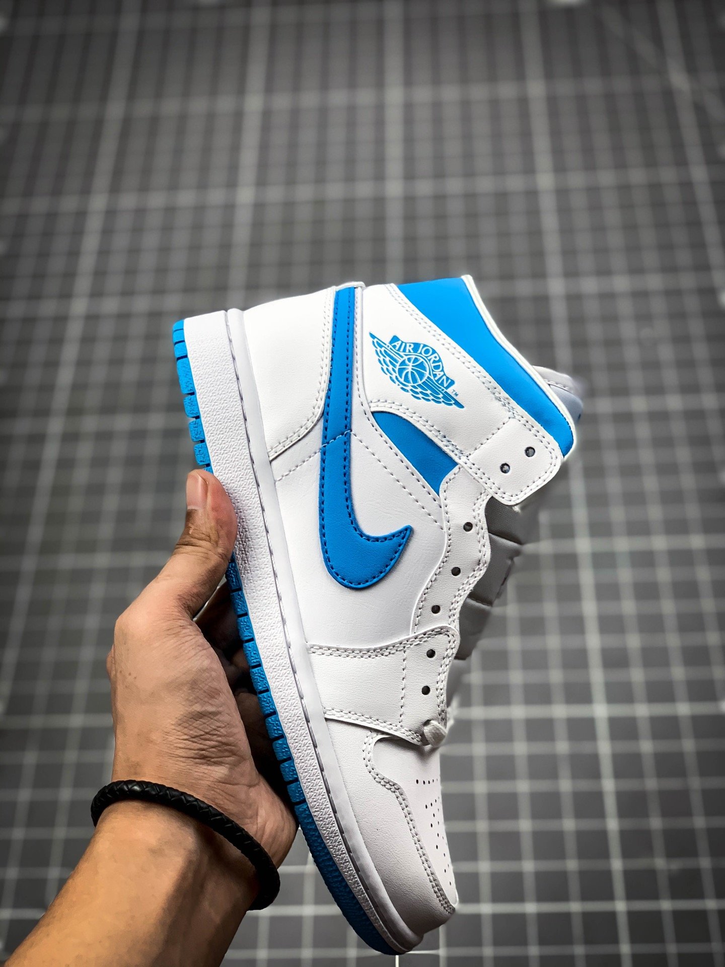 Air Jordan 1 Mid Unc White/White/Blue 9