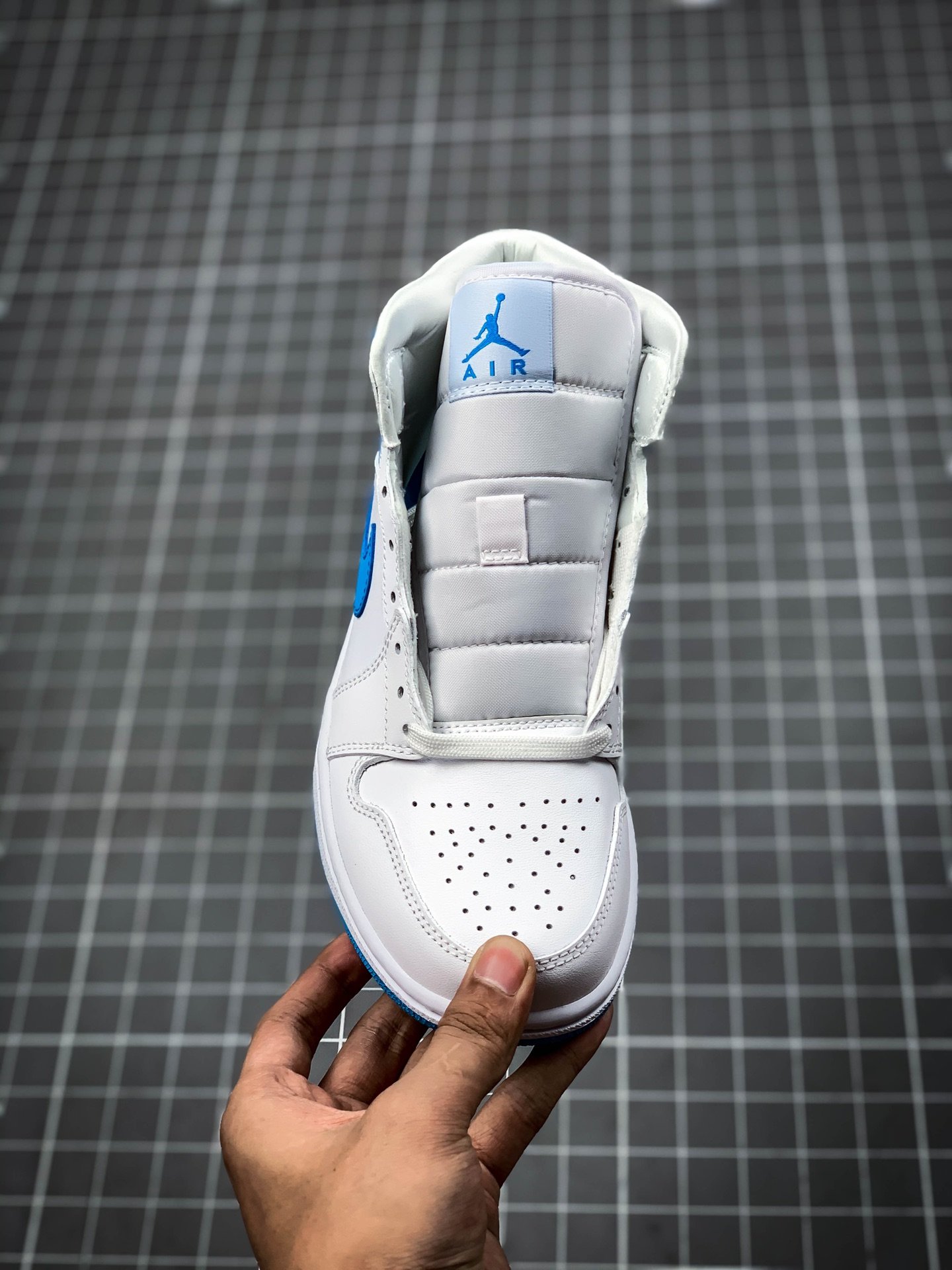 Air Jordan 1 Mid Unc White/White/Blue 17