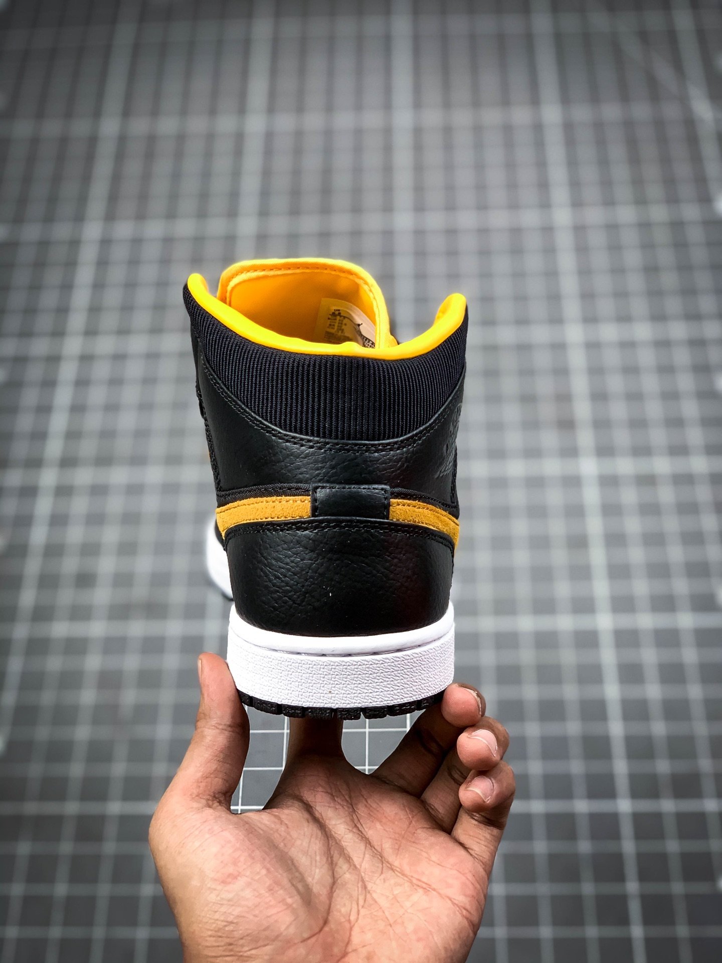 Air Jordan 1 Mid Black/University Gold/White 5