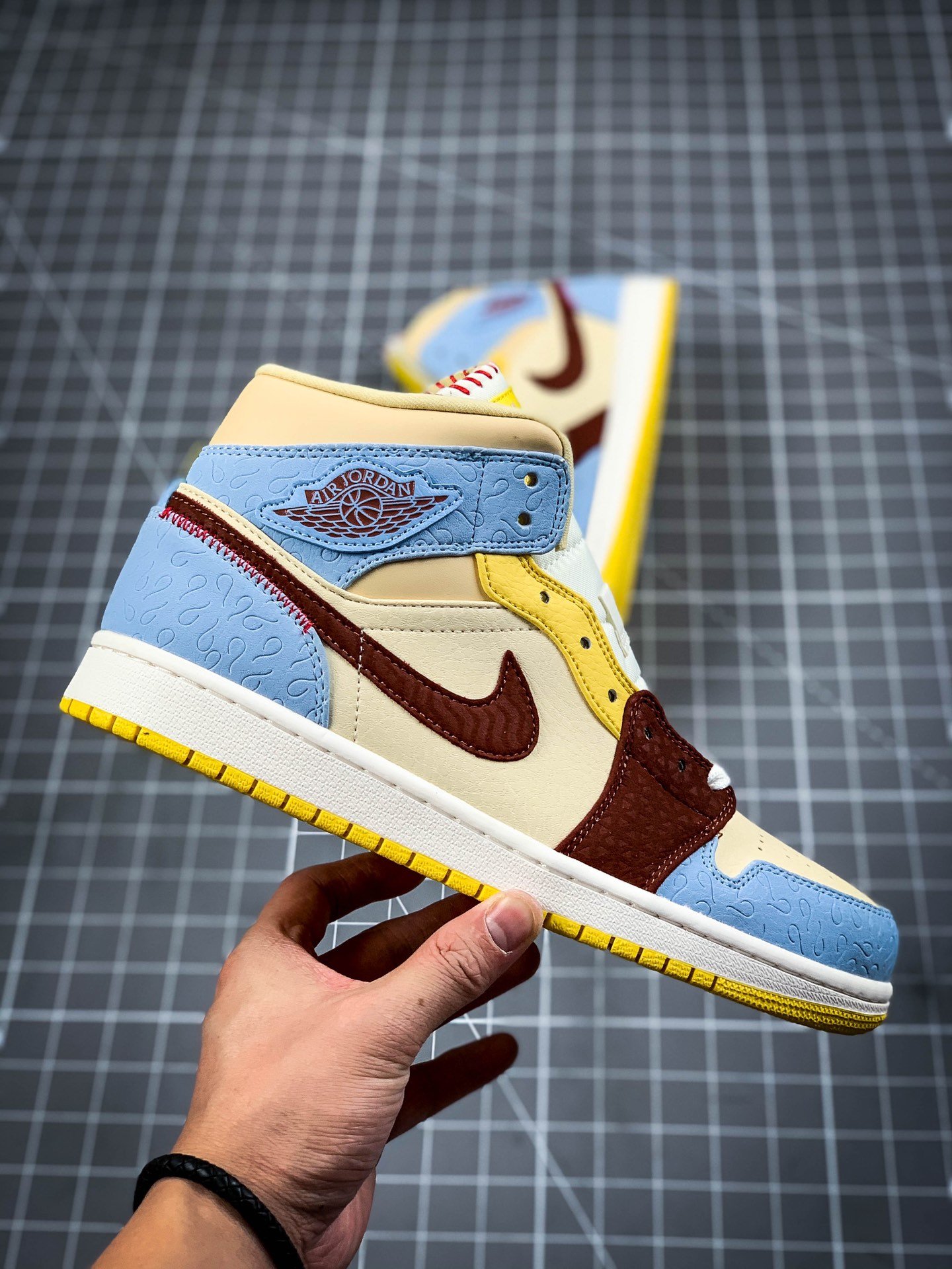 Air Jordan 1 Mid Se Maison Chateau Rogue Fearless White/Brown/Blue-Yellow 5