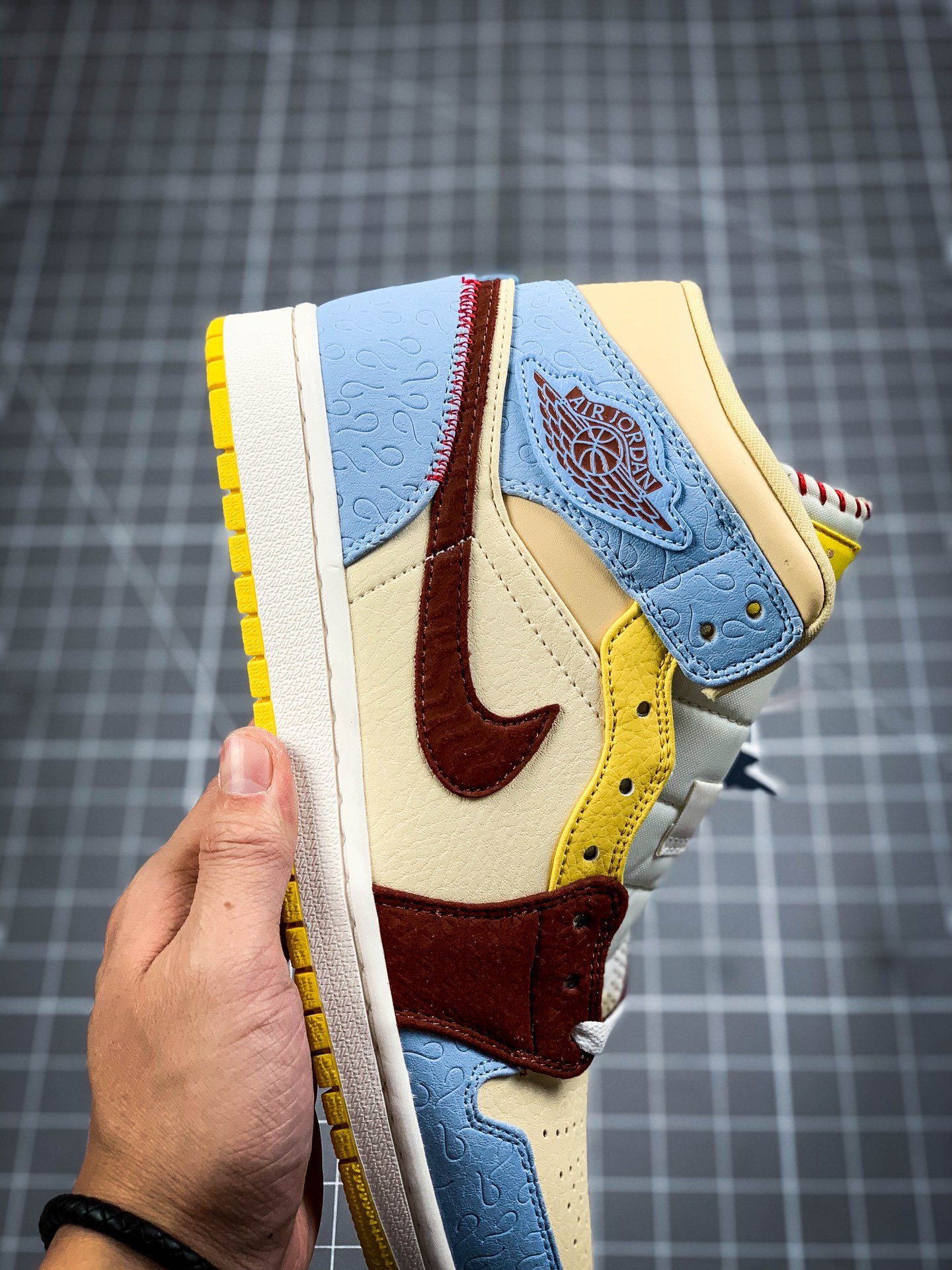 Air Jordan 1 Mid Se Maison Chateau Rogue Fearless White/Brown/Blue-Yellow 7