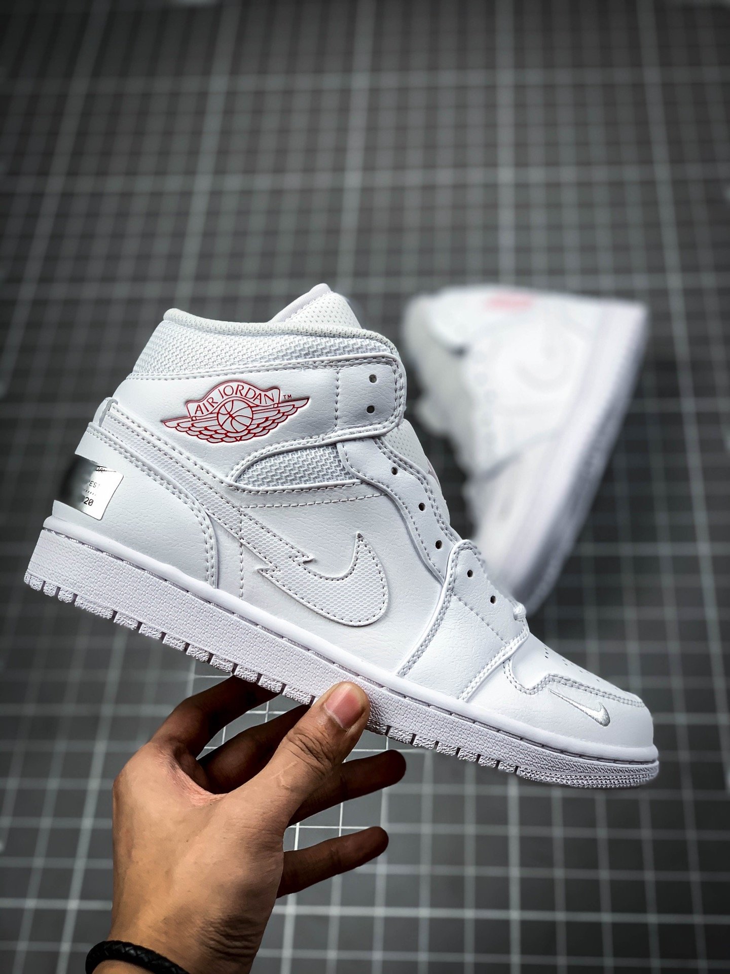 Air Jordan 1 Mid London White/Red-Silver 15