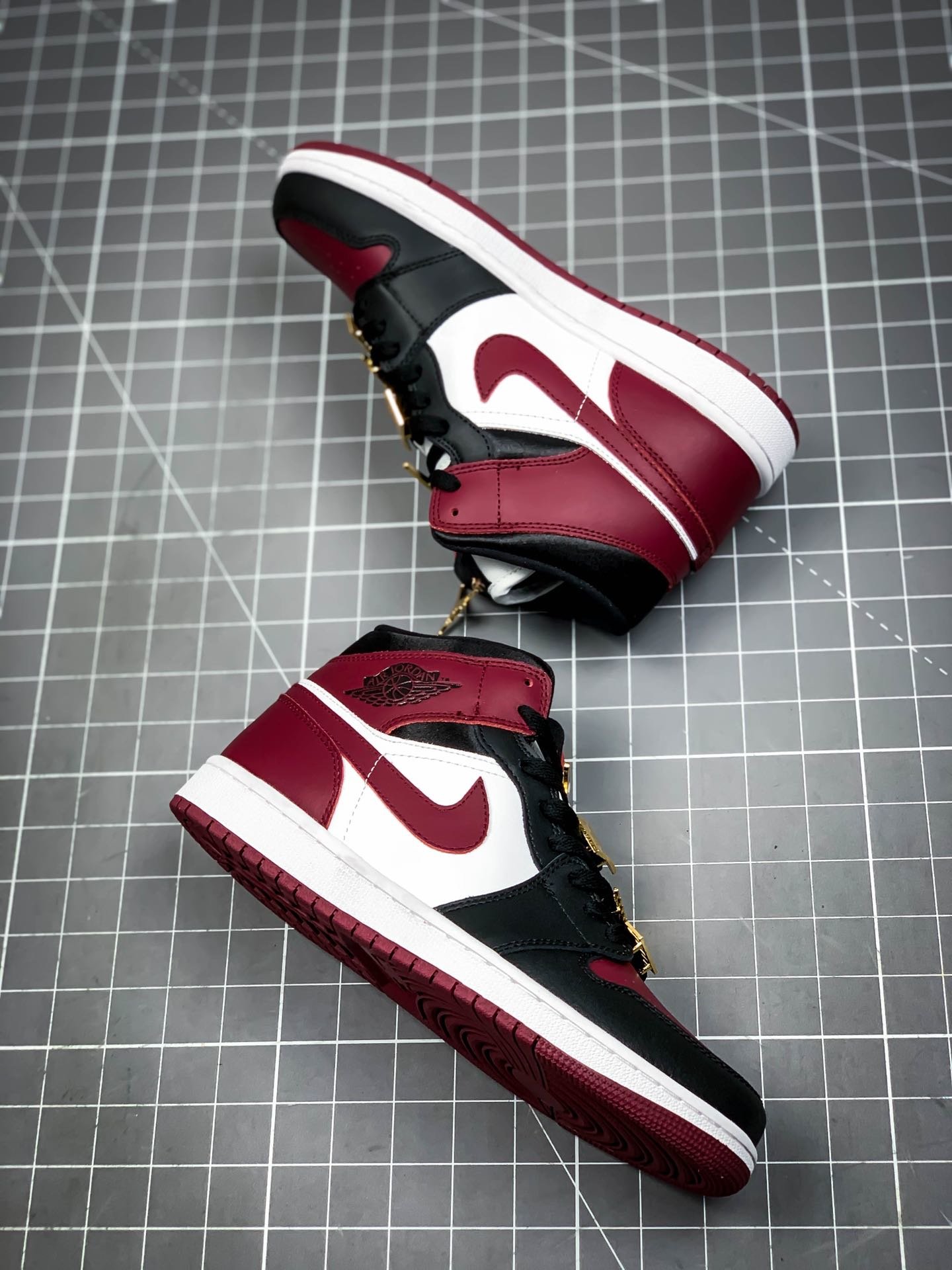 Air Jordan 1 Mid 35Th Anniversary Limited Black/Wine Red 5