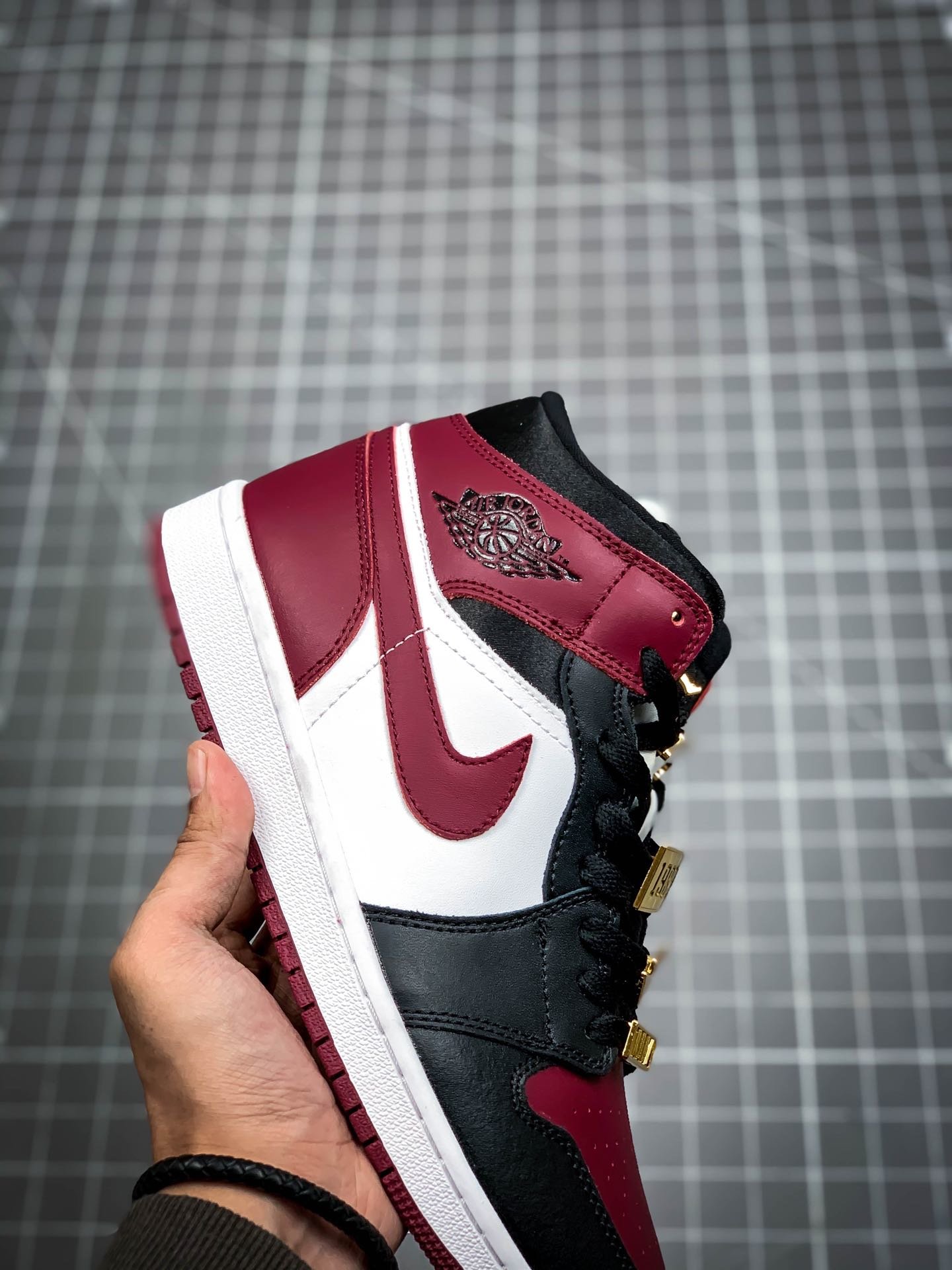 Air Jordan 1 Mid 35Th Anniversary Limited Black/Wine Red 13